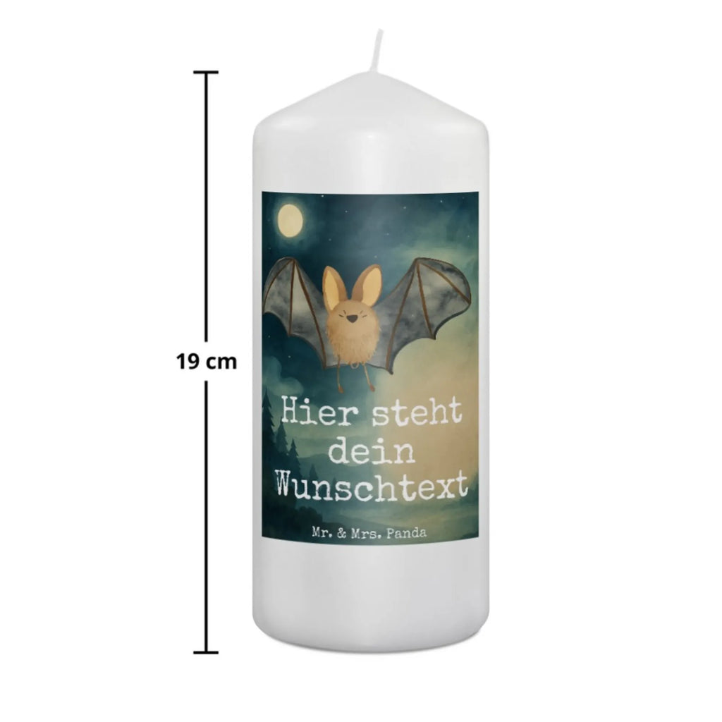Personalisierte Kerze Fledermaus Flügel Design Laternenkerze Mit Namensdruck, Kerze Mit Namen, Taufekerze Mit Namensgravur, Votivkerze Mit Wunschname, Gastgeschenk Kerze Mit Namen, Kerze Für Geburtstag Mit Wunschname, Grabkerze Mit Namensgravur, LED-Kerze Mit Wunschname, Weihnachtskerze Mit Namensgravur, Kerzen-Set Mit Namensgravur, Kerze Mit Prägung Und Wunschname, Bienenwachskerze Mit Wunschname, Stumpenkerze Mit Namensgravur, Handgegossene Kerze Mit Namen, Duftkerze Mit Namen, Adventskerze Mit Wunschname, Gartenkerze Mit Namen, Streukerze Mit Namensdruck, Stearinkerze Mit Gravur, Stabkerze Mit Gravur, Kommunionkerze Mit Namen, Holz-Kerze Mit Namen, Teelicht Mit Namensdruck, Fair-Trade-Kerze Mit Namensgravur, Outdoor-Kerze Mit Namensgravur, Metall-Kerze Mit Namensgravur, Sojawachskerze Mit Namensdruck, Tischkerze Mit Namensdruck, Schwimmkerze Mit Namen, Firmungskerze Mit Wunschname, Personalisierte Kerze, Kerze Mit Spruch Und Namen, Kerze Für Hochzeit Mit Namensgravur, Tafelkerze Mit Wunschname, Handgemachte Kerze Mit Wunschname, Glas-Kerze Mit Wunschname, Osterkerze Mit Namen, Bio-Kerze Mit Wunschname, Andachtskerze Mit Namensgravur, Gedenkkerze Mit Namen, Blockkerze Mit Namensdruck, Trauerkerze Mit Namen, Tiermotive, Gute Laune, lustige Sprüche, Tiere