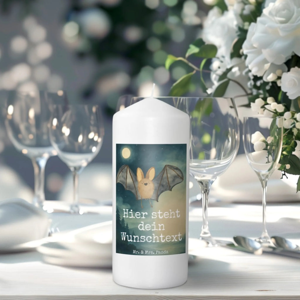 Personalisierte Kerze Fledermaus Flügel Design Laternenkerze Mit Namensdruck, Kerze Mit Namen, Taufekerze Mit Namensgravur, Votivkerze Mit Wunschname, Gastgeschenk Kerze Mit Namen, Kerze Für Geburtstag Mit Wunschname, Grabkerze Mit Namensgravur, LED-Kerze Mit Wunschname, Weihnachtskerze Mit Namensgravur, Kerzen-Set Mit Namensgravur, Kerze Mit Prägung Und Wunschname, Bienenwachskerze Mit Wunschname, Stumpenkerze Mit Namensgravur, Handgegossene Kerze Mit Namen, Duftkerze Mit Namen, Adventskerze Mit Wunschname, Gartenkerze Mit Namen, Streukerze Mit Namensdruck, Stearinkerze Mit Gravur, Stabkerze Mit Gravur, Kommunionkerze Mit Namen, Holz-Kerze Mit Namen, Teelicht Mit Namensdruck, Fair-Trade-Kerze Mit Namensgravur, Outdoor-Kerze Mit Namensgravur, Metall-Kerze Mit Namensgravur, Sojawachskerze Mit Namensdruck, Tischkerze Mit Namensdruck, Schwimmkerze Mit Namen, Firmungskerze Mit Wunschname, Personalisierte Kerze, Kerze Mit Spruch Und Namen, Kerze Für Hochzeit Mit Namensgravur, Tafelkerze Mit Wunschname, Handgemachte Kerze Mit Wunschname, Glas-Kerze Mit Wunschname, Osterkerze Mit Namen, Bio-Kerze Mit Wunschname, Andachtskerze Mit Namensgravur, Gedenkkerze Mit Namen, Blockkerze Mit Namensdruck, Trauerkerze Mit Namen, Tiermotive, Gute Laune, lustige Sprüche, Tiere