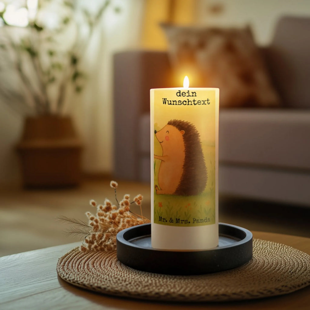 Personalisierte Kerze Igel Blumen Design Bio-Kerze Mit Wunschname, Weihnachtskerze Mit Namensgravur, Tischkerze Mit Namensdruck, Laternenkerze Mit Namensdruck, Blockkerze Mit Namensdruck, Kerze Mit Prägung Und Wunschname, Fair-Trade-Kerze Mit Namensgravur, Kerzen-Set Mit Namensgravur, Stumpenkerze Mit Namensgravur, Outdoor-Kerze Mit Namensgravur, Stearinkerze Mit Gravur, Andachtskerze Mit Namensgravur, Metall-Kerze Mit Namensgravur, Duftkerze Mit Namen, Adventskerze Mit Wunschname, Osterkerze Mit Namen, Kerze Für Geburtstag Mit Wunschname, Tafelkerze Mit Wunschname, Firmungskerze Mit Wunschname, Bienenwachskerze Mit Wunschname, Kerze Mit Namen, Kerze Für Hochzeit Mit Namensgravur, Sojawachskerze Mit Namensdruck, Gastgeschenk Kerze Mit Namen, Handgegossene Kerze Mit Namen, Gedenkkerze Mit Namen, Streukerze Mit Namensdruck, LED-Kerze Mit Wunschname, Glas-Kerze Mit Wunschname, Personalisierte Kerze, Stabkerze Mit Gravur, Kerze Mit Spruch Und Namen, Gartenkerze Mit Namen, Taufekerze Mit Namensgravur, Handgemachte Kerze Mit Wunschname, Kommunionkerze Mit Namen, Trauerkerze Mit Namen, Votivkerze Mit Wunschname, Schwimmkerze Mit Namen, Teelicht Mit Namensdruck, Grabkerze Mit Namensgravur, Holz-Kerze Mit Namen, Tiermotive, Gute Laune, lustige Sprüche, Tiere, Besuch, Genesungswünsche, Krankenhaus, Gute Besserung, krank, Igel, Krankheit