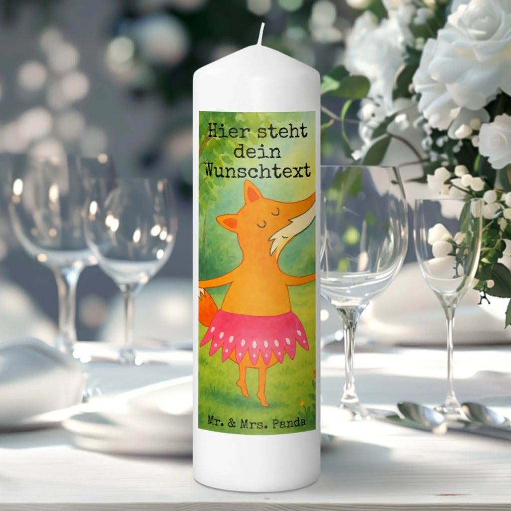 Personalisierte Kerze Fuchs Ballerina Design Stumpenkerze Mit Namensgravur, Holz-Kerze Mit Namen, Handgegossene Kerze Mit Namen, Adventskerze Mit Wunschname, Personalisierte Kerze, Taufekerze Mit Namensgravur, Kerze Für Geburtstag Mit Wunschname, Osterkerze Mit Namen, Teelicht Mit Namensdruck, Glas-Kerze Mit Wunschname, Sojawachskerze Mit Namensdruck, Metall-Kerze Mit Namensgravur, Bio-Kerze Mit Wunschname, Kerzen-Set Mit Namensgravur, Stabkerze Mit Gravur, Trauerkerze Mit Namen, Votivkerze Mit Wunschname, Kerze Für Hochzeit Mit Namensgravur, Tafelkerze Mit Wunschname, Schwimmkerze Mit Namen, Andachtskerze Mit Namensgravur, Streukerze Mit Namensdruck, Gastgeschenk Kerze Mit Namen, Kerze Mit Spruch Und Namen, Kerze Mit Namen, Stearinkerze Mit Gravur, Kommunionkerze Mit Namen, Fair-Trade-Kerze Mit Namensgravur, Bienenwachskerze Mit Wunschname, Firmungskerze Mit Wunschname, Weihnachtskerze Mit Namensgravur, Blockkerze Mit Namensdruck, Gartenkerze Mit Namen, Duftkerze Mit Namen, Handgemachte Kerze Mit Wunschname, Grabkerze Mit Namensgravur, Kerze Mit Prägung Und Wunschname, Outdoor-Kerze Mit Namensgravur, LED-Kerze Mit Wunschname, Gedenkkerze Mit Namen, Tischkerze Mit Namensdruck, Laternenkerze Mit Namensdruck, Fuchs, Geburtstag, Füchsin, Ballett, Einladung, Tänzerin, Party, Fuchs Spruch, Füchse, Ballerina, Tanzen