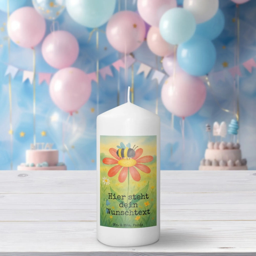 Personalisierte Kerze Hummel Blume Design Kerze Mit Namen, Kerze Für Hochzeit Mit Namensgravur, Fair-Trade-Kerze Mit Namensgravur, Blockkerze Mit Namensdruck, Outdoor-Kerze Mit Namensgravur, Gartenkerze Mit Namen, Duftkerze Mit Namen, Personalisierte Kerze, Tischkerze Mit Namensdruck, Glas-Kerze Mit Wunschname, Kommunionkerze Mit Namen, Trauerkerze Mit Namen, Kerze Mit Spruch Und Namen, Handgegossene Kerze Mit Namen, Streukerze Mit Namensdruck, Schwimmkerze Mit Namen, Adventskerze Mit Wunschname, Tafelkerze Mit Wunschname, Votivkerze Mit Wunschname, Grabkerze Mit Namensgravur, Kerze Mit Prägung Und Wunschname, Handgemachte Kerze Mit Wunschname, Taufekerze Mit Namensgravur, Stearinkerze Mit Gravur, Firmungskerze Mit Wunschname, Weihnachtskerze Mit Namensgravur, Sojawachskerze Mit Namensdruck, Holz-Kerze Mit Namen, Gastgeschenk Kerze Mit Namen, Bio-Kerze Mit Wunschname, Andachtskerze Mit Namensgravur, Kerze Für Geburtstag Mit Wunschname, LED-Kerze Mit Wunschname, Bienenwachskerze Mit Wunschname, Stumpenkerze Mit Namensgravur, Gedenkkerze Mit Namen, Osterkerze Mit Namen, Teelicht Mit Namensdruck, Stabkerze Mit Gravur, Kerzen-Set Mit Namensgravur, Metall-Kerze Mit Namensgravur, Laternenkerze Mit Namensdruck, Tiermotive, Gute Laune, lustige Sprüche, Tiere, Natur, Hummeln, Feld, Hummel, Blume, Wespe, Biene, Flauschig