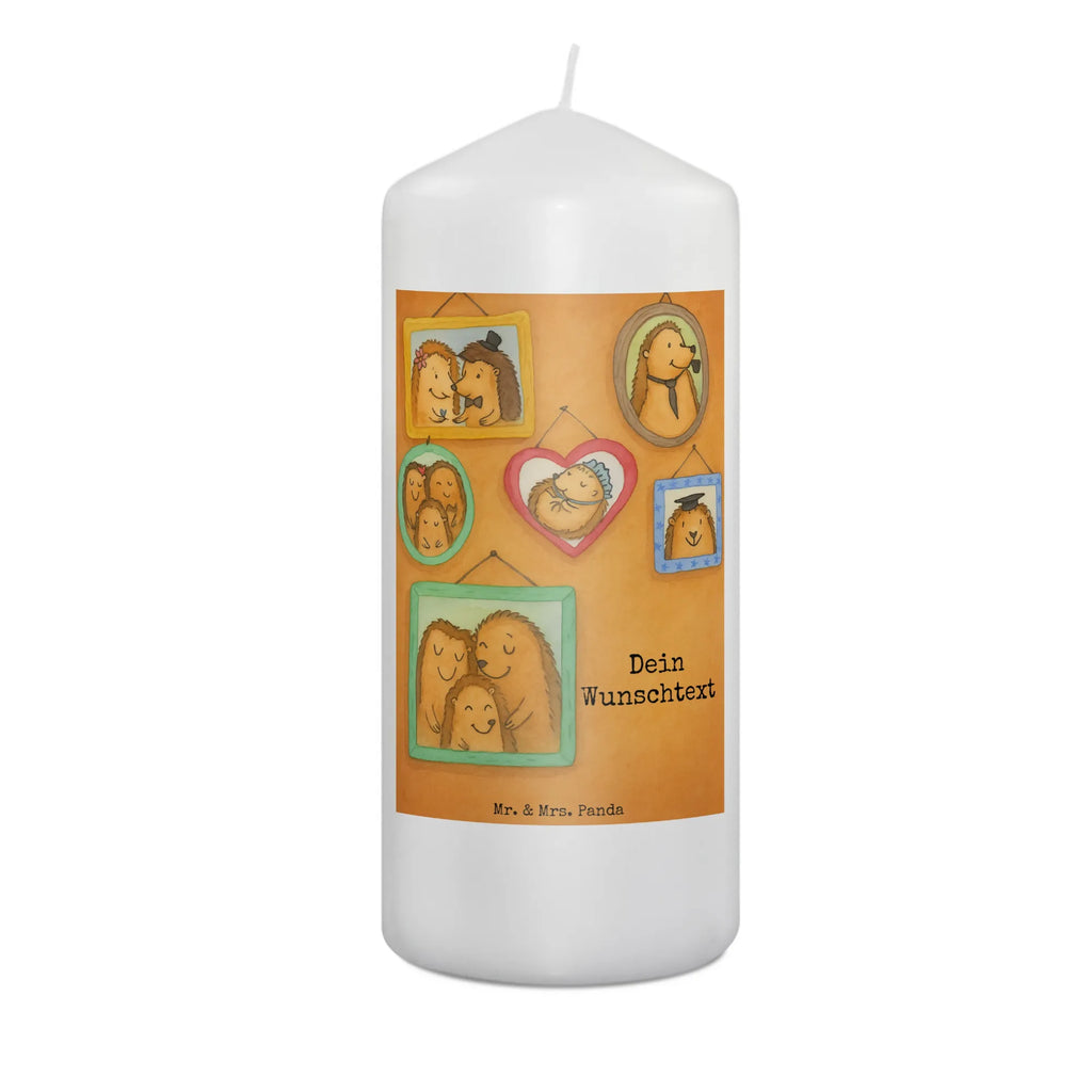 Personalisierte Kerze Igel Familie Design Teelicht Mit Namensdruck, Tischkerze Mit Namensdruck, Handgemachte Kerze Mit Wunschname, Gedenkkerze Mit Namen, Sojawachskerze Mit Namensdruck, Metall-Kerze Mit Namensgravur, Trauerkerze Mit Namen, Stearinkerze Mit Gravur, Fair-Trade-Kerze Mit Namensgravur, Kerze Mit Prägung Und Wunschname, Kerze Für Geburtstag Mit Wunschname, Gastgeschenk Kerze Mit Namen, Streukerze Mit Namensdruck, Osterkerze Mit Namen, Andachtskerze Mit Namensgravur, Kerze Mit Namen, LED-Kerze Mit Wunschname, Duftkerze Mit Namen, Blockkerze Mit Namensdruck, Kerze Mit Spruch Und Namen, Holz-Kerze Mit Namen, Firmungskerze Mit Wunschname, Personalisierte Kerze, Weihnachtskerze Mit Namensgravur, Stabkerze Mit Gravur, Adventskerze Mit Wunschname, Outdoor-Kerze Mit Namensgravur, Glas-Kerze Mit Wunschname, Grabkerze Mit Namensgravur, Handgegossene Kerze Mit Namen, Bienenwachskerze Mit Wunschname, Taufekerze Mit Namensgravur, Schwimmkerze Mit Namen, Kommunionkerze Mit Namen, Kerzen-Set Mit Namensgravur, Gartenkerze Mit Namen, Tafelkerze Mit Wunschname, Stumpenkerze Mit Namensgravur, Kerze Für Hochzeit Mit Namensgravur, Votivkerze Mit Wunschname, Laternenkerze Mit Namensdruck, Bio-Kerze Mit Wunschname, Familie, Vatertag, Muttertag, Bruder, Schwester, Mama, Papa, Oma, Opa, Igel, Zusammenhalt, Liebe, Bilder, Glück