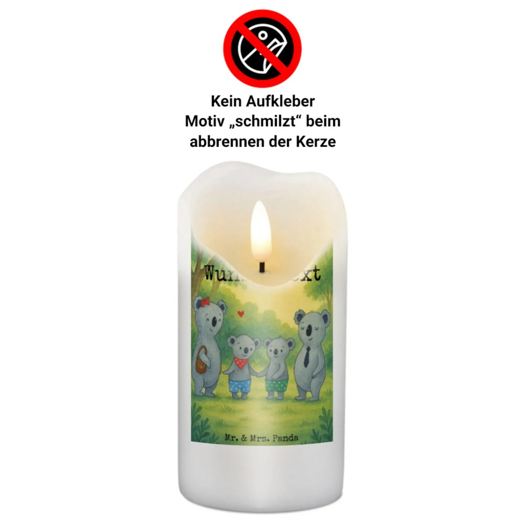 Personalisierte Kerze Koala Familie zwei Design Tafelkerze Mit Wunschname, Kerze Mit Namen, Votivkerze Mit Wunschname, Grabkerze Mit Namensgravur, Trauerkerze Mit Namen, Fair-Trade-Kerze Mit Namensgravur, Outdoor-Kerze Mit Namensgravur, Kommunionkerze Mit Namen, Weihnachtskerze Mit Namensgravur, Bio-Kerze Mit Wunschname, Blockkerze Mit Namensdruck, Stearinkerze Mit Gravur, Metall-Kerze Mit Namensgravur, Handgegossene Kerze Mit Namen, Handgemachte Kerze Mit Wunschname, Firmungskerze Mit Wunschname, Glas-Kerze Mit Wunschname, Sojawachskerze Mit Namensdruck, Tischkerze Mit Namensdruck, Stumpenkerze Mit Namensgravur, Osterkerze Mit Namen, Kerze Mit Prägung Und Wunschname, Teelicht Mit Namensdruck, Adventskerze Mit Wunschname, Kerze Für Geburtstag Mit Wunschname, Duftkerze Mit Namen, Gartenkerze Mit Namen, Andachtskerze Mit Namensgravur, Bienenwachskerze Mit Wunschname, Streukerze Mit Namensdruck, LED-Kerze Mit Wunschname, Gastgeschenk Kerze Mit Namen, Kerze Mit Spruch Und Namen, Personalisierte Kerze, Taufekerze Mit Namensgravur, Gedenkkerze Mit Namen, Schwimmkerze Mit Namen, Holz-Kerze Mit Namen, Laternenkerze Mit Namensdruck, Kerze Für Hochzeit Mit Namensgravur, Stabkerze Mit Gravur, Kerzen-Set Mit Namensgravur, Familie, Vatertag, Muttertag, Bruder, Schwester, Mama, Papa, Oma, Opa, beste Familie, Koala, Koalabär, Familienleben, Koalafamilie, Familienzeit, Lieblingsfamilie