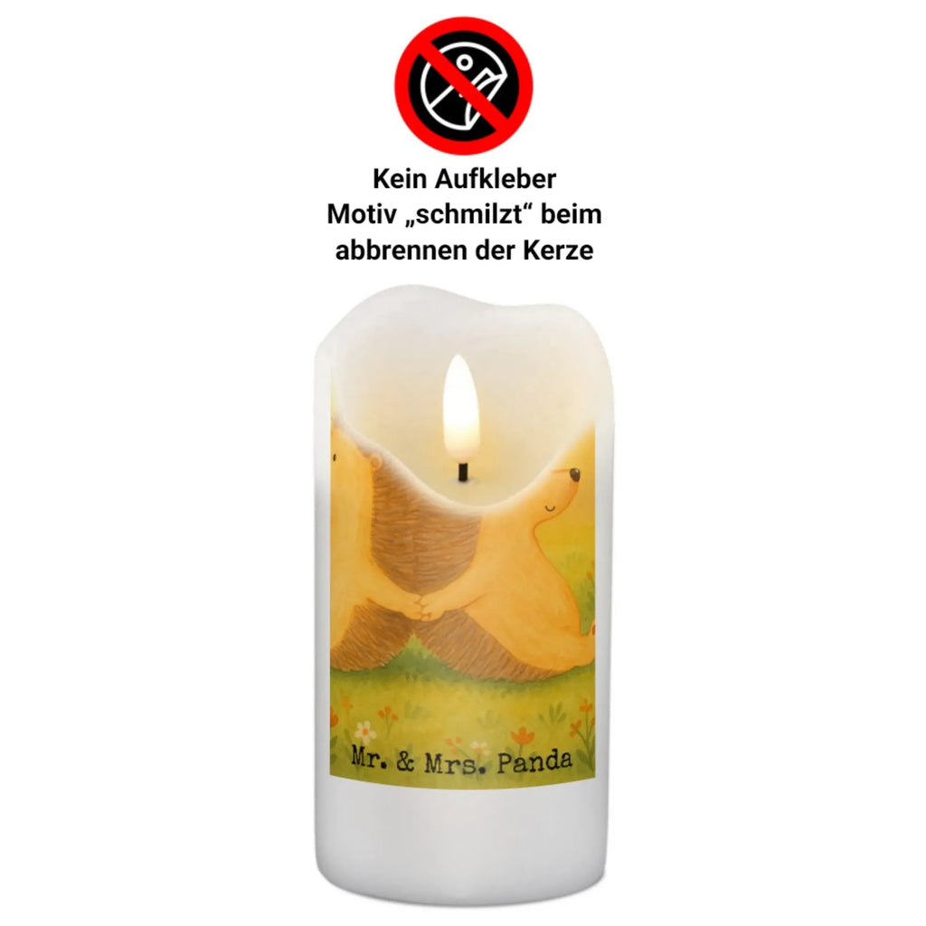 Personalisierte Kerze Igel händchenhaltend Design Blockkerze Mit Namensdruck, Kommunionkerze Mit Namen, LED-Kerze Mit Wunschname, Gartenkerze Mit Namen, Schwimmkerze Mit Namen, Taufekerze Mit Namensgravur, Teelicht Mit Namensdruck, Kerze Für Hochzeit Mit Namensgravur, Grabkerze Mit Namensgravur, Sojawachskerze Mit Namensdruck, Streukerze Mit Namensdruck, Metall-Kerze Mit Namensgravur, Duftkerze Mit Namen, Outdoor-Kerze Mit Namensgravur, Gedenkkerze Mit Namen, Tischkerze Mit Namensdruck, Weihnachtskerze Mit Namensgravur, Trauerkerze Mit Namen, Laternenkerze Mit Namensdruck, Osterkerze Mit Namen, Kerze Mit Prägung Und Wunschname, Handgemachte Kerze Mit Wunschname, Stabkerze Mit Gravur, Kerze Mit Namen, Adventskerze Mit Wunschname, Stumpenkerze Mit Namensgravur, Holz-Kerze Mit Namen, Glas-Kerze Mit Wunschname, Bio-Kerze Mit Wunschname, Andachtskerze Mit Namensgravur, Votivkerze Mit Wunschname, Handgegossene Kerze Mit Namen, Tafelkerze Mit Wunschname, Personalisierte Kerze, Kerze Für Geburtstag Mit Wunschname, Fair-Trade-Kerze Mit Namensgravur, Gastgeschenk Kerze Mit Namen, Kerze Mit Spruch Und Namen, Kerzen-Set Mit Namensgravur, Firmungskerze Mit Wunschname, Stearinkerze Mit Gravur, Bienenwachskerze Mit Wunschname, Liebe, Partner, Freund, Freundin, Ehemann, Ehefrau, Heiraten, Verlobung, Heiratsantrag, Liebesgeschenk, Jahrestag, Hocheitstag, Liebesbotschaft, Igelliebe, Liebesbeweis, Lieblingsmensch, große Liebe, Hand in Hand, Igel, Gemeinsamkeit, Hochzeit, Geschenk für zwei, Love