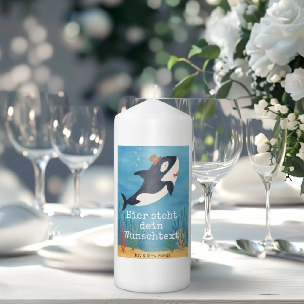 Personalisierte Kerze Orca Zylinder Design Personalisierte Kerze, Schwimmkerze Mit Namen, Kerze Für Hochzeit Mit Namensgravur, Sojawachskerze Mit Namensdruck, Handgemachte Kerze Mit Wunschname, Gedenkkerze Mit Namen, Kerze Für Geburtstag Mit Wunschname, Kerze Mit Namen, Grabkerze Mit Namensgravur, Trauerkerze Mit Namen, Kerze Mit Spruch Und Namen, Streukerze Mit Namensdruck, Laternenkerze Mit Namensdruck, Bio-Kerze Mit Wunschname, Adventskerze Mit Wunschname, Handgegossene Kerze Mit Namen, Taufekerze Mit Namensgravur, Fair-Trade-Kerze Mit Namensgravur, Votivkerze Mit Wunschname, Osterkerze Mit Namen, Kerze Mit Prägung Und Wunschname, Gastgeschenk Kerze Mit Namen, Holz-Kerze Mit Namen, Stabkerze Mit Gravur, Firmungskerze Mit Wunschname, Stearinkerze Mit Gravur, Kommunionkerze Mit Namen, Gartenkerze Mit Namen, Bienenwachskerze Mit Wunschname, Tafelkerze Mit Wunschname, Tischkerze Mit Namensdruck, Outdoor-Kerze Mit Namensgravur, Weihnachtskerze Mit Namensgravur, Blockkerze Mit Namensdruck, LED-Kerze Mit Wunschname, Stumpenkerze Mit Namensgravur, Metall-Kerze Mit Namensgravur, Duftkerze Mit Namen, Andachtskerze Mit Namensgravur, Kerzen-Set Mit Namensgravur, Glas-Kerze Mit Wunschname, Teelicht Mit Namensdruck, Meerestiere, Meer, Urlaub, Glückwunsch, Glitzer, Fete, Feier, Konfetti, Fest, Glitter, Orca, Geburtstag, Narwal