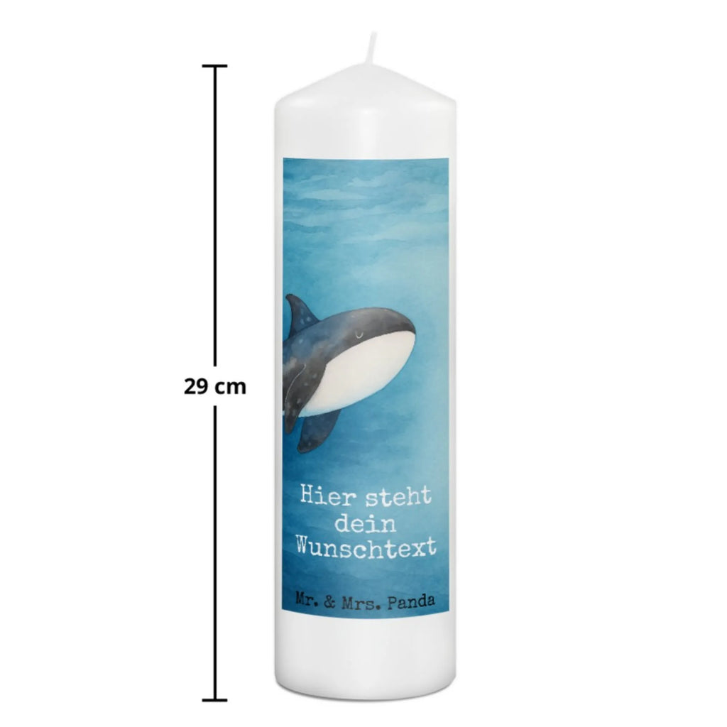 Personalisierte Kerze Orca Design Sojawachskerze Mit Namensdruck, Kerze Für Hochzeit Mit Namensgravur, Adventskerze Mit Wunschname, Votivkerze Mit Wunschname, LED-Kerze Mit Wunschname, Handgegossene Kerze Mit Namen, Trauerkerze Mit Namen, Stabkerze Mit Gravur, Grabkerze Mit Namensgravur, Tischkerze Mit Namensdruck, Bio-Kerze Mit Wunschname, Kerze Mit Namen, Outdoor-Kerze Mit Namensgravur, Holz-Kerze Mit Namen, Blockkerze Mit Namensdruck, Kerze Mit Prägung Und Wunschname, Fair-Trade-Kerze Mit Namensgravur, Kommunionkerze Mit Namen, Teelicht Mit Namensdruck, Firmungskerze Mit Wunschname, Kerze Für Geburtstag Mit Wunschname, Gedenkkerze Mit Namen, Metall-Kerze Mit Namensgravur, Stearinkerze Mit Gravur, Kerze Mit Spruch Und Namen, Duftkerze Mit Namen, Schwimmkerze Mit Namen, Streukerze Mit Namensdruck, Bienenwachskerze Mit Wunschname, Kerzen-Set Mit Namensgravur, Gartenkerze Mit Namen, Tafelkerze Mit Wunschname, Taufekerze Mit Namensgravur, Weihnachtskerze Mit Namensgravur, Handgemachte Kerze Mit Wunschname, Glas-Kerze Mit Wunschname, Gastgeschenk Kerze Mit Namen, Osterkerze Mit Namen, Andachtskerze Mit Namensgravur, Personalisierte Kerze, Stumpenkerze Mit Namensgravur, Laternenkerze Mit Namensdruck, Meerestiere, Meer, Urlaub, Motivation, Arbeit, Wal, Killerwal, Startup, Büro, Orcas, Selbstliebe, Neustart, Orca, Möglichkeiten