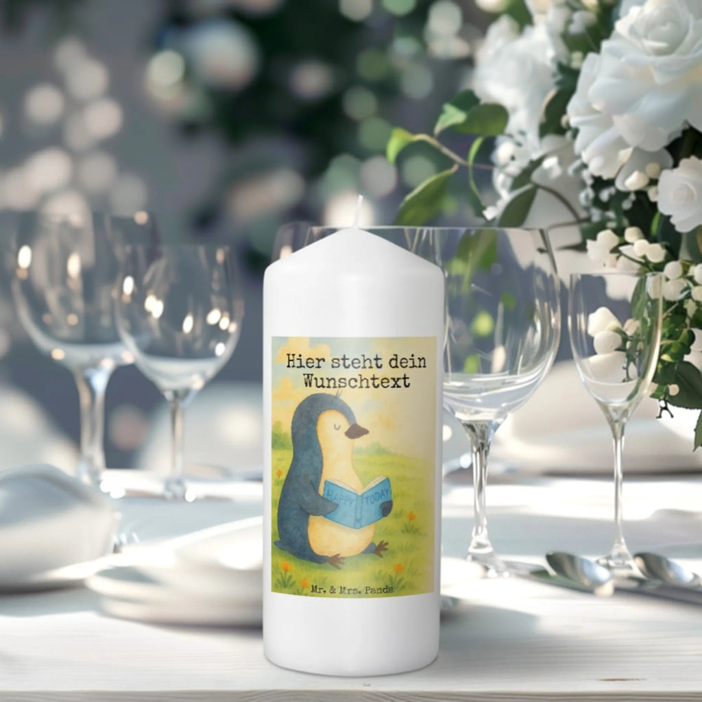 Personalisierte Kerze Pinguin Buch Design Grabkerze Mit Namensgravur, Kerze Für Geburtstag Mit Wunschname, Gastgeschenk Kerze Mit Namen, Tafelkerze Mit Wunschname, Laternenkerze Mit Namensdruck, Glas-Kerze Mit Wunschname, LED-Kerze Mit Wunschname, Blockkerze Mit Namensdruck, Bio-Kerze Mit Wunschname, Kerze Mit Prägung Und Wunschname, Trauerkerze Mit Namen, Handgegossene Kerze Mit Namen, Streukerze Mit Namensdruck, Kommunionkerze Mit Namen, Kerze Mit Namen, Teelicht Mit Namensdruck, Fair-Trade-Kerze Mit Namensgravur, Andachtskerze Mit Namensgravur, Stearinkerze Mit Gravur, Personalisierte Kerze, Stumpenkerze Mit Namensgravur, Taufekerze Mit Namensgravur, Bienenwachskerze Mit Wunschname, Kerze Für Hochzeit Mit Namensgravur, Adventskerze Mit Wunschname, Votivkerze Mit Wunschname, Tischkerze Mit Namensdruck, Weihnachtskerze Mit Namensgravur, Metall-Kerze Mit Namensgravur, Kerze Mit Spruch Und Namen, Schwimmkerze Mit Namen, Firmungskerze Mit Wunschname, Holz-Kerze Mit Namen, Duftkerze Mit Namen, Kerzen-Set Mit Namensgravur, Stabkerze Mit Gravur, Handgemachte Kerze Mit Wunschname, Gartenkerze Mit Namen, Gedenkkerze Mit Namen, Osterkerze Mit Namen, Sojawachskerze Mit Namensdruck, Outdoor-Kerze Mit Namensgravur, Pinguin, Buch, Faulenzen, Freizeit, Urlaub, Lesen, Pinguine, Ferien, Nichtstun, Bücherwurm