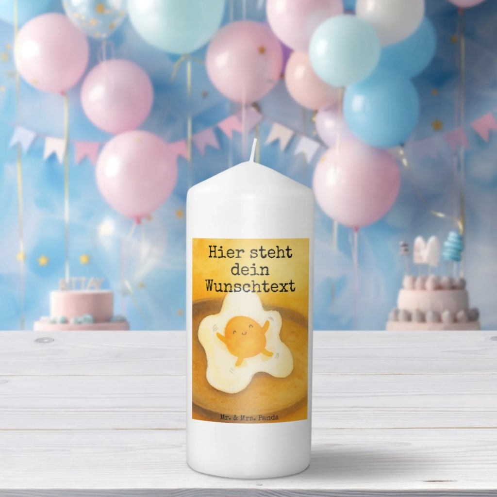 Personalisierte Kerze Spiegelei Ei Design Andachtskerze Mit Namensgravur, Duftkerze Mit Namen, Osterkerze Mit Namen, Adventskerze Mit Wunschname, Firmungskerze Mit Wunschname, Weihnachtskerze Mit Namensgravur, Kerze Für Geburtstag Mit Wunschname, Grabkerze Mit Namensgravur, Blockkerze Mit Namensdruck, Fair-Trade-Kerze Mit Namensgravur, LED-Kerze Mit Wunschname, Schwimmkerze Mit Namen, Outdoor-Kerze Mit Namensgravur, Kerzen-Set Mit Namensgravur, Gedenkkerze Mit Namen, Trauerkerze Mit Namen, Laternenkerze Mit Namensdruck, Tafelkerze Mit Wunschname, Kerze Mit Prägung Und Wunschname, Kerze Mit Namen, Gastgeschenk Kerze Mit Namen, Stumpenkerze Mit Namensgravur, Metall-Kerze Mit Namensgravur, Bienenwachskerze Mit Wunschname, Personalisierte Kerze, Teelicht Mit Namensdruck, Bio-Kerze Mit Wunschname, Kerze Für Hochzeit Mit Namensgravur, Tischkerze Mit Namensdruck, Stearinkerze Mit Gravur, Votivkerze Mit Wunschname, Sojawachskerze Mit Namensdruck, Taufekerze Mit Namensgravur, Handgemachte Kerze Mit Wunschname, Stabkerze Mit Gravur, Kommunionkerze Mit Namen, Handgegossene Kerze Mit Namen, Holz-Kerze Mit Namen, Kerze Mit Spruch Und Namen, Glas-Kerze Mit Wunschname, Gartenkerze Mit Namen, Streukerze Mit Namensdruck, Tiermotive, Gute Laune, lustige Sprüche, Tiere, Tag, Ei, Spiegelei, Glücklich, Liebe, Schön