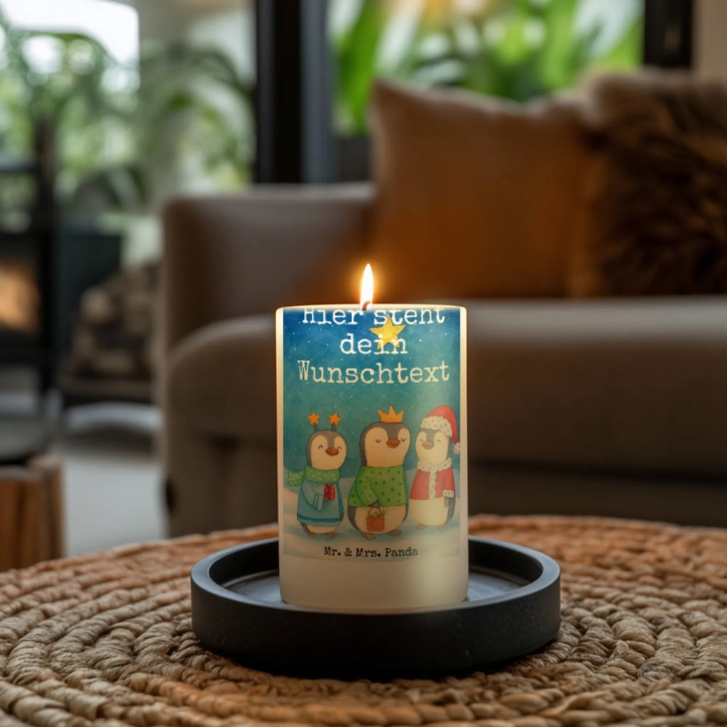 Personalisierte Kerze Winterzeit Heilige drei Könige Design Fair-Trade-Kerze Mit Namensgravur, Handgemachte Kerze Mit Wunschname, Andachtskerze Mit Namensgravur, Stabkerze Mit Gravur, Glas-Kerze Mit Wunschname, Votivkerze Mit Wunschname, Kerzen-Set Mit Namensgravur, Stumpenkerze Mit Namensgravur, Teelicht Mit Namensdruck, Gastgeschenk Kerze Mit Namen, Bienenwachskerze Mit Wunschname, Laternenkerze Mit Namensdruck, Stearinkerze Mit Gravur, Kerze Mit Prägung Und Wunschname, Kerze Mit Namen, Tischkerze Mit Namensdruck, Adventskerze Mit Wunschname, Personalisierte Kerze, Osterkerze Mit Namen, Taufekerze Mit Namensgravur, Kerze Mit Spruch Und Namen, Grabkerze Mit Namensgravur, Schwimmkerze Mit Namen, Firmungskerze Mit Wunschname, Streukerze Mit Namensdruck, Weihnachtskerze Mit Namensgravur, Bio-Kerze Mit Wunschname, Blockkerze Mit Namensdruck, Gartenkerze Mit Namen, Duftkerze Mit Namen, Handgegossene Kerze Mit Namen, Gedenkkerze Mit Namen, Holz-Kerze Mit Namen, Kerze Für Geburtstag Mit Wunschname, Tafelkerze Mit Wunschname, Kommunionkerze Mit Namen, LED-Kerze Mit Wunschname, Outdoor-Kerze Mit Namensgravur, Metall-Kerze Mit Namensgravur, Sojawachskerze Mit Namensdruck, Trauerkerze Mit Namen, Kerze Für Hochzeit Mit Namensgravur, Winter, Weihnachten, Weihnachtsdeko, Nikolaus, Advent, Heiligabend, Wintermotiv, Heilige drei Könige, Weihnachtszeit, Weihnachtsmann, Weihnachtstage