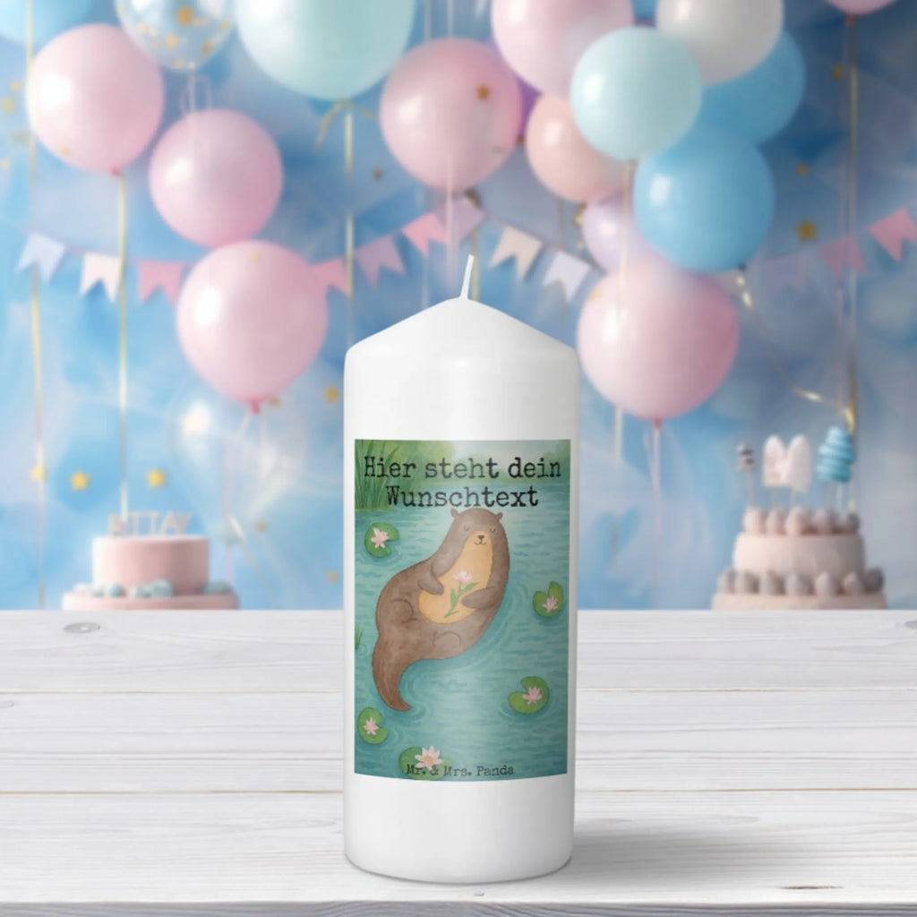Personalisierte Kerze Otter Seerose Design Trauerkerze Mit Namen, Kerze Für Hochzeit Mit Namensgravur, Schwimmkerze Mit Namen, Stumpenkerze Mit Namensgravur, Kerze Mit Namen, Weihnachtskerze Mit Namensgravur, Streukerze Mit Namensdruck, Outdoor-Kerze Mit Namensgravur, Kerze Mit Spruch Und Namen, Taufekerze Mit Namensgravur, Bienenwachskerze Mit Wunschname, LED-Kerze Mit Wunschname, Handgegossene Kerze Mit Namen, Stabkerze Mit Gravur, Teelicht Mit Namensdruck, Blockkerze Mit Namensdruck, Sojawachskerze Mit Namensdruck, Gartenkerze Mit Namen, Laternenkerze Mit Namensdruck, Tafelkerze Mit Wunschname, Metall-Kerze Mit Namensgravur, Adventskerze Mit Wunschname, Kommunionkerze Mit Namen, Votivkerze Mit Wunschname, Bio-Kerze Mit Wunschname, Fair-Trade-Kerze Mit Namensgravur, Osterkerze Mit Namen, Personalisierte Kerze, Glas-Kerze Mit Wunschname, Kerze Für Geburtstag Mit Wunschname, Duftkerze Mit Namen, Kerzen-Set Mit Namensgravur, Grabkerze Mit Namensgravur, Andachtskerze Mit Namensgravur, Gastgeschenk Kerze Mit Namen, Gedenkkerze Mit Namen, Stearinkerze Mit Gravur, Tischkerze Mit Namensdruck, Handgemachte Kerze Mit Wunschname, Firmungskerze Mit Wunschname, Holz-Kerze Mit Namen, Kerze Mit Prägung Und Wunschname, Otter, Fischotter, Seeotter, Otter Seeotter See Otter