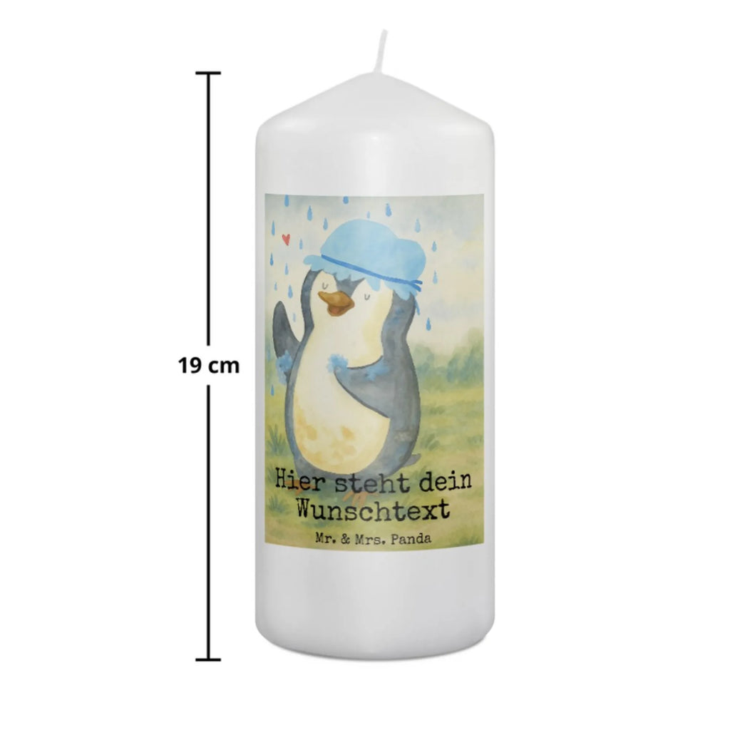 Personalisierte Kerze Pinguin Duschen Design Kerze Für Hochzeit Mit Namensgravur, Votivkerze Mit Wunschname, Laternenkerze Mit Namensdruck, Handgegossene Kerze Mit Namen, Tafelkerze Mit Wunschname, LED-Kerze Mit Wunschname, Trauerkerze Mit Namen, Kerze Mit Namen, Firmungskerze Mit Wunschname, Tischkerze Mit Namensdruck, Fair-Trade-Kerze Mit Namensgravur, Gartenkerze Mit Namen, Stabkerze Mit Gravur, Duftkerze Mit Namen, Metall-Kerze Mit Namensgravur, Adventskerze Mit Wunschname, Stumpenkerze Mit Namensgravur, Schwimmkerze Mit Namen, Kerze Mit Prägung Und Wunschname, Bienenwachskerze Mit Wunschname, Bio-Kerze Mit Wunschname, Holz-Kerze Mit Namen, Osterkerze Mit Namen, Blockkerze Mit Namensdruck, Kerze Mit Spruch Und Namen, Kerzen-Set Mit Namensgravur, Personalisierte Kerze, Streukerze Mit Namensdruck, Grabkerze Mit Namensgravur, Glas-Kerze Mit Wunschname, Gedenkkerze Mit Namen, Teelicht Mit Namensdruck, Kerze Für Geburtstag Mit Wunschname, Andachtskerze Mit Namensgravur, Taufekerze Mit Namensgravur, Handgemachte Kerze Mit Wunschname, Stearinkerze Mit Gravur, Gastgeschenk Kerze Mit Namen, Outdoor-Kerze Mit Namensgravur, Sojawachskerze Mit Namensdruck, Weihnachtskerze Mit Namensgravur, Kommunionkerze Mit Namen, Pinguin, Pinguine, Neustart, glücklich sein, duschen, Motivation, Dusche, Lebensmotto, Neuanfang
