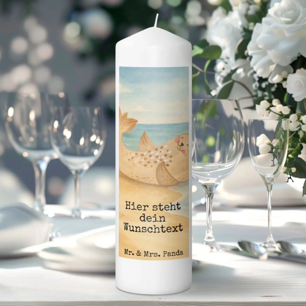 Personalisierte Kerze Robbe Liegen Design Schwimmkerze Mit Namen, Stabkerze Mit Gravur, Andachtskerze Mit Namensgravur, Kerzen-Set Mit Namensgravur, Fair-Trade-Kerze Mit Namensgravur, Kerze Mit Namen, Firmungskerze Mit Wunschname, Laternenkerze Mit Namensdruck, Metall-Kerze Mit Namensgravur, Stearinkerze Mit Gravur, Kerze Für Hochzeit Mit Namensgravur, Personalisierte Kerze, Handgegossene Kerze Mit Namen, Teelicht Mit Namensdruck, Kerze Mit Spruch Und Namen, Handgemachte Kerze Mit Wunschname, LED-Kerze Mit Wunschname, Gedenkkerze Mit Namen, Streukerze Mit Namensdruck, Taufekerze Mit Namensgravur, Gastgeschenk Kerze Mit Namen, Holz-Kerze Mit Namen, Outdoor-Kerze Mit Namensgravur, Kommunionkerze Mit Namen, Kerze Mit Prägung Und Wunschname, Votivkerze Mit Wunschname, Blockkerze Mit Namensdruck, Bio-Kerze Mit Wunschname, Gartenkerze Mit Namen, Tafelkerze Mit Wunschname, Tischkerze Mit Namensdruck, Grabkerze Mit Namensgravur, Weihnachtskerze Mit Namensgravur, Bienenwachskerze Mit Wunschname, Adventskerze Mit Wunschname, Trauerkerze Mit Namen, Stumpenkerze Mit Namensgravur, Sojawachskerze Mit Namensdruck, Osterkerze Mit Namen, Duftkerze Mit Namen, Kerze Für Geburtstag Mit Wunschname, Glas-Kerze Mit Wunschname, Tiermotive, Gute Laune, lustige Sprüche, Tiere, Robben, Meerestier, Freude, Lachen, Seehund, Ostsee, Robbe, Nordsee, Strand