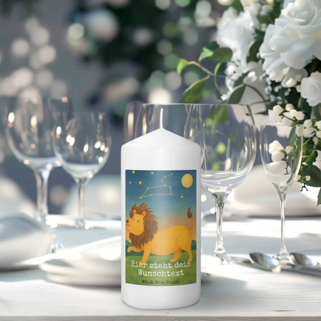 Personalisierte Kerze Sternzeichen Löwe Design Handgemachte Kerze Mit Wunschname, Andachtskerze Mit Namensgravur, Kerze Für Geburtstag Mit Wunschname, Bio-Kerze Mit Wunschname, Weihnachtskerze Mit Namensgravur, Blockkerze Mit Namensdruck, Stabkerze Mit Gravur, Trauerkerze Mit Namen, Kerzen-Set Mit Namensgravur, Personalisierte Kerze, Stumpenkerze Mit Namensgravur, Outdoor-Kerze Mit Namensgravur, Gartenkerze Mit Namen, Kommunionkerze Mit Namen, Kerze Mit Namen, Grabkerze Mit Namensgravur, Osterkerze Mit Namen, Gedenkkerze Mit Namen, Taufekerze Mit Namensgravur, Metall-Kerze Mit Namensgravur, Tischkerze Mit Namensdruck, Firmungskerze Mit Wunschname, Fair-Trade-Kerze Mit Namensgravur, Gastgeschenk Kerze Mit Namen, Tafelkerze Mit Wunschname, Sojawachskerze Mit Namensdruck, Stearinkerze Mit Gravur, Handgegossene Kerze Mit Namen, Kerze Mit Spruch Und Namen, Glas-Kerze Mit Wunschname, Kerze Für Hochzeit Mit Namensgravur, Schwimmkerze Mit Namen, Duftkerze Mit Namen, Laternenkerze Mit Namensdruck, Votivkerze Mit Wunschname, Teelicht Mit Namensdruck, Holz-Kerze Mit Namen, LED-Kerze Mit Wunschname, Kerze Mit Prägung Und Wunschname, Adventskerze Mit Wunschname, Streukerze Mit Namensdruck, Bienenwachskerze Mit Wunschname, Tierkreiszeichen, Sternzeichen, Horoskop, Astrologie, Aszendent, Löwe Geschenk, Geschenk Juli, Löwe Sternzeichen, König der Tiere, Geschenk August, Geburtstag August, Geburtstag Juli