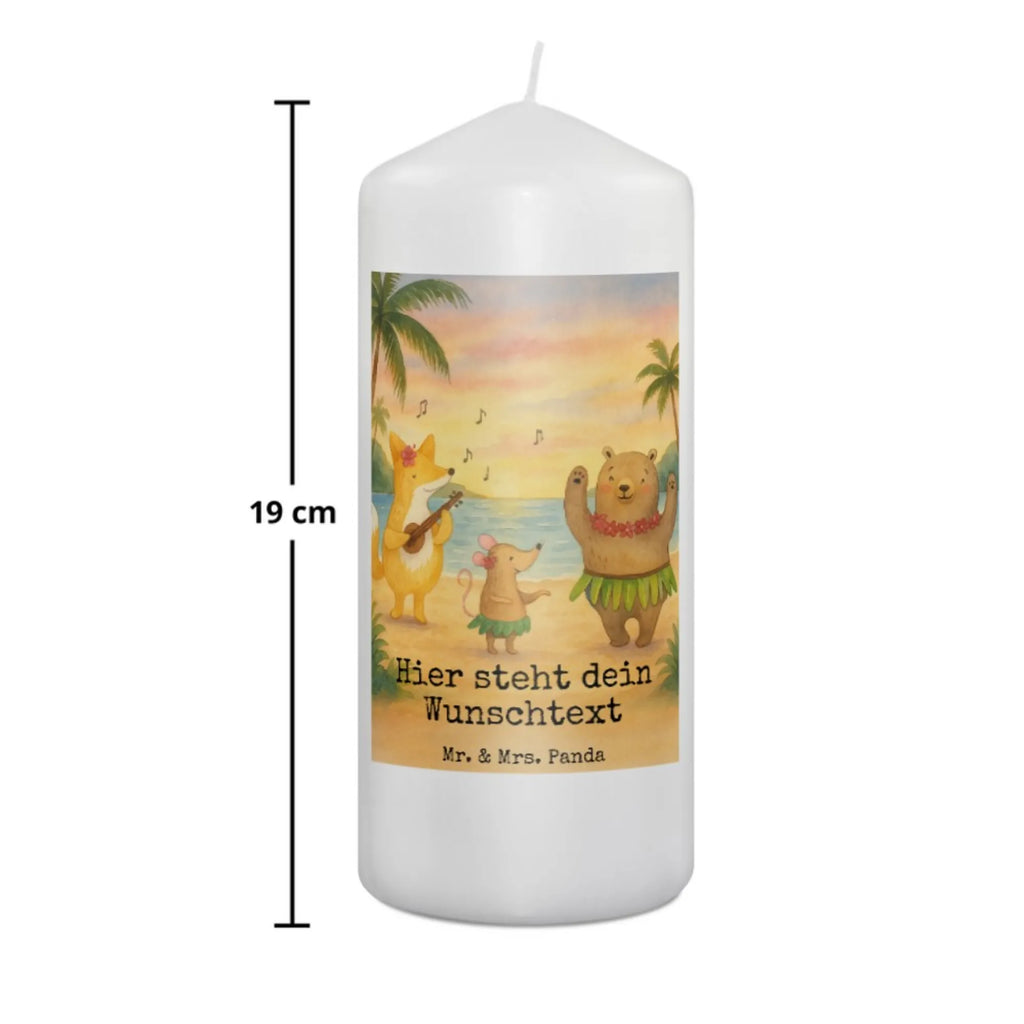 Personalisierte Kerze Waldtiere Aloha Design Streukerze Mit Namensdruck, Kerze Mit Namen, Outdoor-Kerze Mit Namensgravur, Personalisierte Kerze, Trauerkerze Mit Namen, Tafelkerze Mit Wunschname, Blockkerze Mit Namensdruck, Kommunionkerze Mit Namen, Schwimmkerze Mit Namen, Stearinkerze Mit Gravur, Laternenkerze Mit Namensdruck, Votivkerze Mit Wunschname, Grabkerze Mit Namensgravur, Fair-Trade-Kerze Mit Namensgravur, Kerze Für Hochzeit Mit Namensgravur, Holz-Kerze Mit Namen, Bienenwachskerze Mit Wunschname, Gedenkkerze Mit Namen, Gartenkerze Mit Namen, Metall-Kerze Mit Namensgravur, Kerzen-Set Mit Namensgravur, Taufekerze Mit Namensgravur, Kerze Mit Prägung Und Wunschname, Kerze Mit Spruch Und Namen, Adventskerze Mit Wunschname, Gastgeschenk Kerze Mit Namen, Teelicht Mit Namensdruck, Glas-Kerze Mit Wunschname, Handgegossene Kerze Mit Namen, Weihnachtskerze Mit Namensgravur, Stabkerze Mit Gravur, Firmungskerze Mit Wunschname, Kerze Für Geburtstag Mit Wunschname, Osterkerze Mit Namen, LED-Kerze Mit Wunschname, Duftkerze Mit Namen, Stumpenkerze Mit Namensgravur, Andachtskerze Mit Namensgravur, Sojawachskerze Mit Namensdruck, Handgemachte Kerze Mit Wunschname, Bio-Kerze Mit Wunschname, Tischkerze Mit Namensdruck, Tiermotive, Gute Laune, lustige Sprüche, Tiere, Lachen, Aloha, Tanzen, Igel, Wald, Waldtiere, Bär, Leben, Hase, Musik