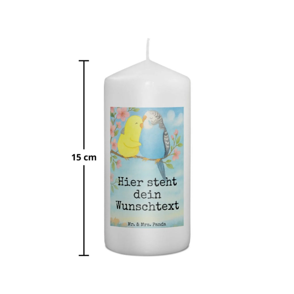 Personalisierte Kerze Wellensittich Liebe Design Firmungskerze Mit Wunschname, Laternenkerze Mit Namensdruck, Gartenkerze Mit Namen, Adventskerze Mit Wunschname, Kerze Für Geburtstag Mit Wunschname, Gedenkkerze Mit Namen, Kerzen-Set Mit Namensgravur, Weihnachtskerze Mit Namensgravur, Votivkerze Mit Wunschname, LED-Kerze Mit Wunschname, Gastgeschenk Kerze Mit Namen, Tafelkerze Mit Wunschname, Stumpenkerze Mit Namensgravur, Metall-Kerze Mit Namensgravur, Teelicht Mit Namensdruck, Stabkerze Mit Gravur, Streukerze Mit Namensdruck, Stearinkerze Mit Gravur, Sojawachskerze Mit Namensdruck, Glas-Kerze Mit Wunschname, Blockkerze Mit Namensdruck, Schwimmkerze Mit Namen, Handgegossene Kerze Mit Namen, Fair-Trade-Kerze Mit Namensgravur, Handgemachte Kerze Mit Wunschname, Osterkerze Mit Namen, Bienenwachskerze Mit Wunschname, Kerze Mit Namen, Outdoor-Kerze Mit Namensgravur, Trauerkerze Mit Namen, Kerze Mit Prägung Und Wunschname, Kerze Mit Spruch Und Namen, Kommunionkerze Mit Namen, Duftkerze Mit Namen, Personalisierte Kerze, Taufekerze Mit Namensgravur, Grabkerze Mit Namensgravur, Bio-Kerze Mit Wunschname, Holz-Kerze Mit Namen, Tischkerze Mit Namensdruck, Kerze Für Hochzeit Mit Namensgravur, Andachtskerze Mit Namensgravur, Liebe, Partner, Freund, Freundin, Ehemann, Ehefrau, Heiraten, Verlobung, Heiratsantrag, Liebesgeschenk, Jahrestag, Hocheitstag, Wellensittich, Vertrauen, Kuscheln, Nähe, Vögel
