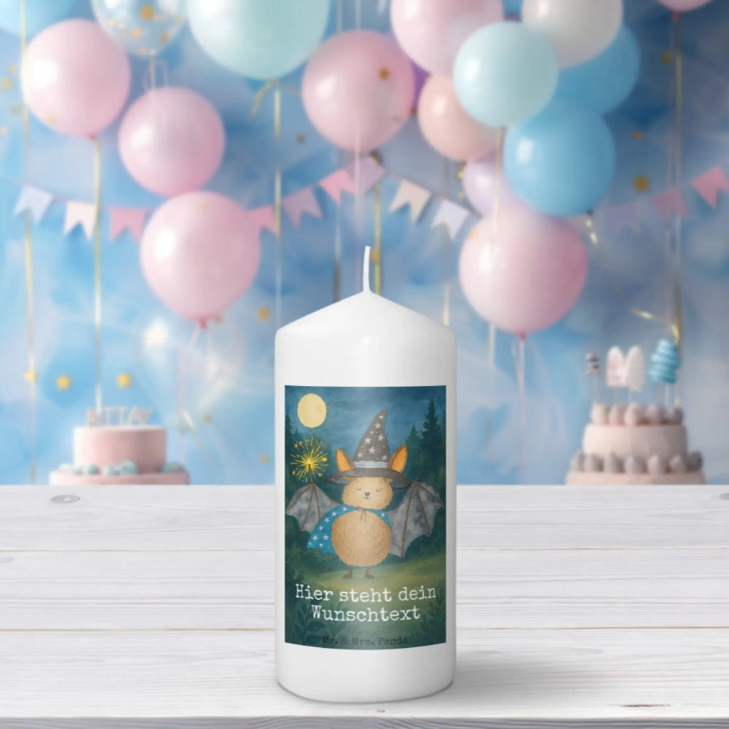 Personalisierte Kerze Fledermaus Zauberer Design Osterkerze Mit Namen, Kommunionkerze Mit Namen, Tischkerze Mit Namensdruck, Stumpenkerze Mit Namensgravur, Handgemachte Kerze Mit Wunschname, Gartenkerze Mit Namen, Streukerze Mit Namensdruck, Taufekerze Mit Namensgravur, Stearinkerze Mit Gravur, LED-Kerze Mit Wunschname, Kerzen-Set Mit Namensgravur, Tafelkerze Mit Wunschname, Bienenwachskerze Mit Wunschname, Handgegossene Kerze Mit Namen, Trauerkerze Mit Namen, Blockkerze Mit Namensdruck, Teelicht Mit Namensdruck, Glas-Kerze Mit Wunschname, Fair-Trade-Kerze Mit Namensgravur, Metall-Kerze Mit Namensgravur, Kerze Für Geburtstag Mit Wunschname, Personalisierte Kerze, Firmungskerze Mit Wunschname, Sojawachskerze Mit Namensdruck, Duftkerze Mit Namen, Adventskerze Mit Wunschname, Outdoor-Kerze Mit Namensgravur, Holz-Kerze Mit Namen, Kerze Mit Namen, Votivkerze Mit Wunschname, Kerze Für Hochzeit Mit Namensgravur, Grabkerze Mit Namensgravur, Andachtskerze Mit Namensgravur, Laternenkerze Mit Namensdruck, Kerze Mit Prägung Und Wunschname, Schwimmkerze Mit Namen, Weihnachtskerze Mit Namensgravur, Stabkerze Mit Gravur, Kerze Mit Spruch Und Namen, Bio-Kerze Mit Wunschname, Gedenkkerze Mit Namen, Gastgeschenk Kerze Mit Namen, Tiermotive, Gute Laune, lustige Sprüche, Tiere, Frauen, Fledermaus, Zauberer, Magier, Fledermäuse, reinsteigern