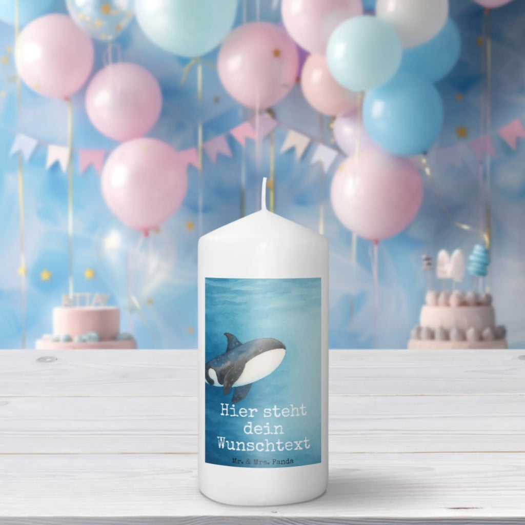 Personalisierte Kerze Orca Design Sojawachskerze Mit Namensdruck, Kerze Für Hochzeit Mit Namensgravur, Adventskerze Mit Wunschname, Votivkerze Mit Wunschname, LED-Kerze Mit Wunschname, Handgegossene Kerze Mit Namen, Trauerkerze Mit Namen, Stabkerze Mit Gravur, Grabkerze Mit Namensgravur, Tischkerze Mit Namensdruck, Bio-Kerze Mit Wunschname, Kerze Mit Namen, Outdoor-Kerze Mit Namensgravur, Holz-Kerze Mit Namen, Blockkerze Mit Namensdruck, Kerze Mit Prägung Und Wunschname, Fair-Trade-Kerze Mit Namensgravur, Kommunionkerze Mit Namen, Teelicht Mit Namensdruck, Firmungskerze Mit Wunschname, Kerze Für Geburtstag Mit Wunschname, Gedenkkerze Mit Namen, Metall-Kerze Mit Namensgravur, Stearinkerze Mit Gravur, Kerze Mit Spruch Und Namen, Duftkerze Mit Namen, Schwimmkerze Mit Namen, Streukerze Mit Namensdruck, Bienenwachskerze Mit Wunschname, Kerzen-Set Mit Namensgravur, Gartenkerze Mit Namen, Tafelkerze Mit Wunschname, Taufekerze Mit Namensgravur, Weihnachtskerze Mit Namensgravur, Handgemachte Kerze Mit Wunschname, Glas-Kerze Mit Wunschname, Gastgeschenk Kerze Mit Namen, Osterkerze Mit Namen, Andachtskerze Mit Namensgravur, Personalisierte Kerze, Stumpenkerze Mit Namensgravur, Laternenkerze Mit Namensdruck, Meerestiere, Meer, Urlaub, Motivation, Arbeit, Wal, Killerwal, Startup, Büro, Orcas, Selbstliebe, Neustart, Orca, Möglichkeiten