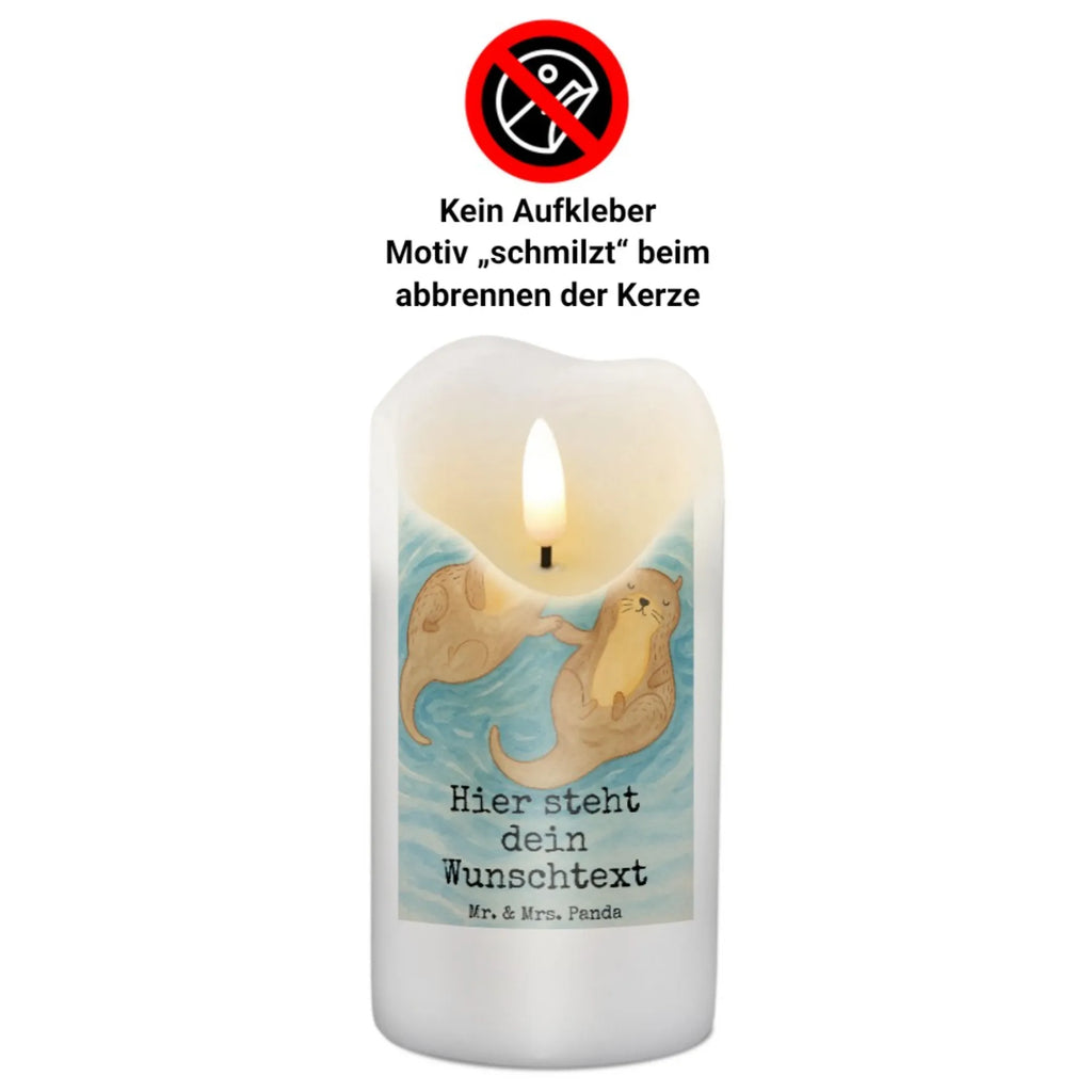 Personalisierte Kerze Otter Hände halten Design Gedenkkerze Mit Namen, Kerze Mit Prägung Und Wunschname, Schwimmkerze Mit Namen, Kerze Für Hochzeit Mit Namensgravur, Tischkerze Mit Namensdruck, Votivkerze Mit Wunschname, Andachtskerze Mit Namensgravur, Holz-Kerze Mit Namen, Metall-Kerze Mit Namensgravur, Firmungskerze Mit Wunschname, Trauerkerze Mit Namen, Kerze Mit Namen, Gartenkerze Mit Namen, Teelicht Mit Namensdruck, Streukerze Mit Namensdruck, Adventskerze Mit Wunschname, Glas-Kerze Mit Wunschname, Bio-Kerze Mit Wunschname, Kommunionkerze Mit Namen, Handgemachte Kerze Mit Wunschname, Kerze Für Geburtstag Mit Wunschname, Personalisierte Kerze, LED-Kerze Mit Wunschname, Sojawachskerze Mit Namensdruck, Stearinkerze Mit Gravur, Kerzen-Set Mit Namensgravur, Stabkerze Mit Gravur, Handgegossene Kerze Mit Namen, Osterkerze Mit Namen, Outdoor-Kerze Mit Namensgravur, Bienenwachskerze Mit Wunschname, Grabkerze Mit Namensgravur, Stumpenkerze Mit Namensgravur, Taufekerze Mit Namensgravur, Duftkerze Mit Namen, Gastgeschenk Kerze Mit Namen, Laternenkerze Mit Namensdruck, Blockkerze Mit Namensdruck, Fair-Trade-Kerze Mit Namensgravur, Tafelkerze Mit Wunschname, Kerze Mit Spruch Und Namen, Weihnachtskerze Mit Namensgravur, Otter, Fischotter, Seeotter, Otter Seeotter See Otter