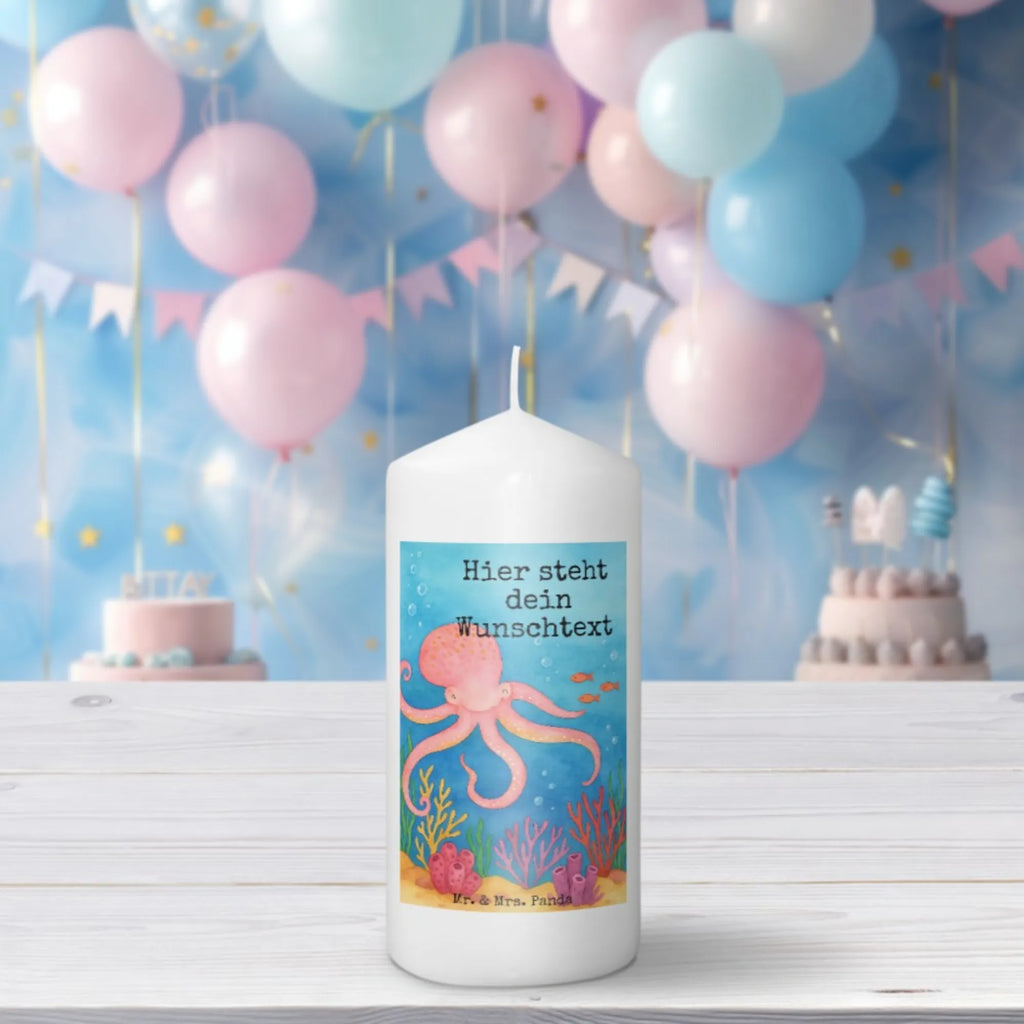 Personalisierte Kerze Tintenfisch Design Gartenkerze Mit Namen, Duftkerze Mit Namen, LED-Kerze Mit Wunschname, Kerze Für Hochzeit Mit Namensgravur, Stabkerze Mit Gravur, Adventskerze Mit Wunschname, Holz-Kerze Mit Namen, Bienenwachskerze Mit Wunschname, Handgegossene Kerze Mit Namen, Bio-Kerze Mit Wunschname, Kerze Für Geburtstag Mit Wunschname, Blockkerze Mit Namensdruck, Teelicht Mit Namensdruck, Personalisierte Kerze, Kerze Mit Spruch Und Namen, Kommunionkerze Mit Namen, Gedenkkerze Mit Namen, Osterkerze Mit Namen, Firmungskerze Mit Wunschname, Andachtskerze Mit Namensgravur, Streukerze Mit Namensdruck, Stearinkerze Mit Gravur, Kerze Mit Namen, Tischkerze Mit Namensdruck, Grabkerze Mit Namensgravur, Laternenkerze Mit Namensdruck, Metall-Kerze Mit Namensgravur, Glas-Kerze Mit Wunschname, Schwimmkerze Mit Namen, Weihnachtskerze Mit Namensgravur, Taufekerze Mit Namensgravur, Trauerkerze Mit Namen, Votivkerze Mit Wunschname, Outdoor-Kerze Mit Namensgravur, Tafelkerze Mit Wunschname, Kerzen-Set Mit Namensgravur, Gastgeschenk Kerze Mit Namen, Sojawachskerze Mit Namensdruck, Fair-Trade-Kerze Mit Namensgravur, Kerze Mit Prägung Und Wunschname, Stumpenkerze Mit Namensgravur, Handgemachte Kerze Mit Wunschname, Tiermotive, Gute Laune, lustige Sprüche, Tiere, Wasser, Ozean, Meerestier, Krake, Tintenfisch, Meer, Arme