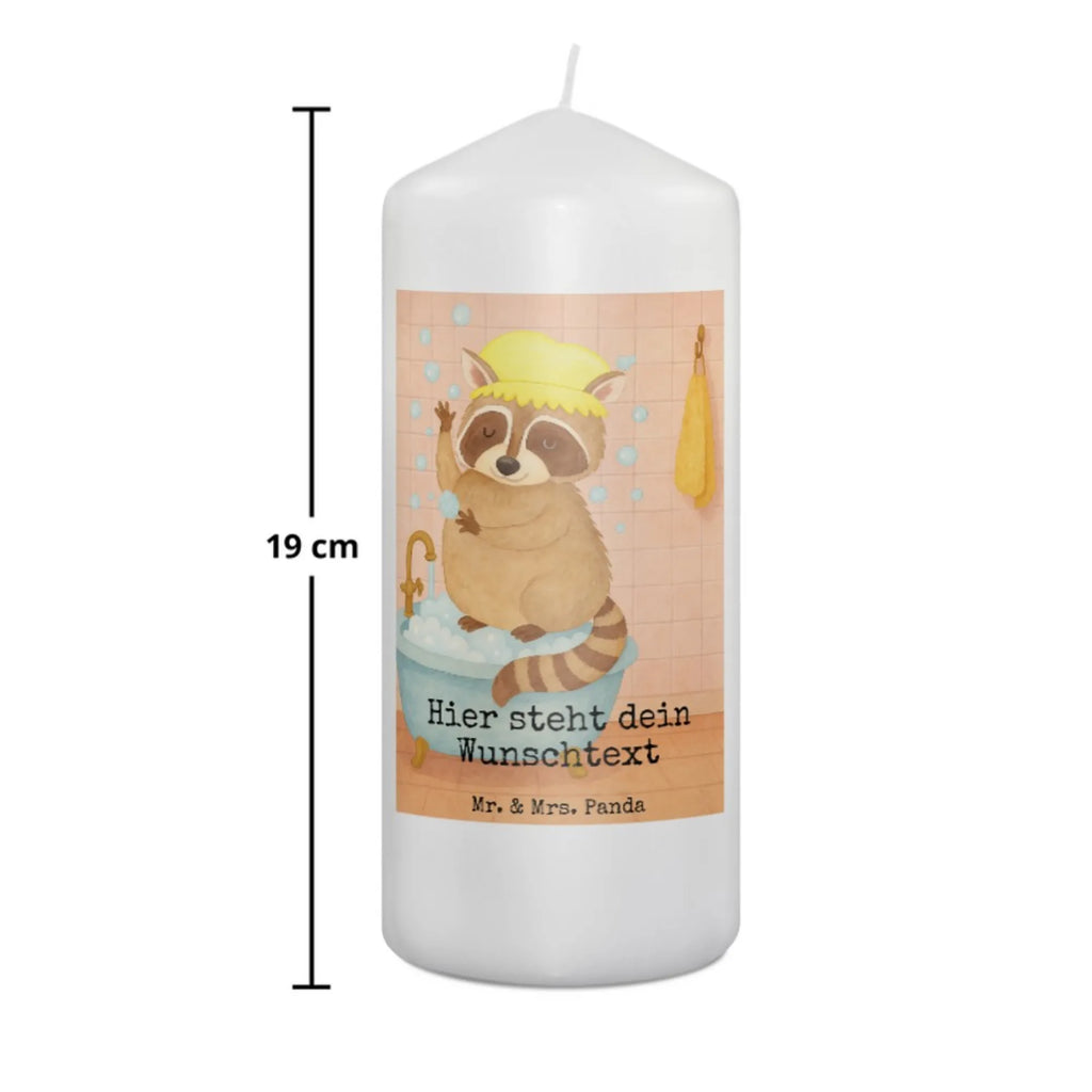 Personalisierte Kerze Waschbär Design Kerzen-Set Mit Namensgravur, Personalisierte Kerze, Kerze Für Hochzeit Mit Namensgravur, Kerze Mit Namen, Weihnachtskerze Mit Namensgravur, Votivkerze Mit Wunschname, Glas-Kerze Mit Wunschname, Fair-Trade-Kerze Mit Namensgravur, Holz-Kerze Mit Namen, Kerze Mit Spruch Und Namen, Bienenwachskerze Mit Wunschname, Adventskerze Mit Wunschname, Osterkerze Mit Namen, Stearinkerze Mit Gravur, Schwimmkerze Mit Namen, Kommunionkerze Mit Namen, Gartenkerze Mit Namen, Gastgeschenk Kerze Mit Namen, Gedenkkerze Mit Namen, Stabkerze Mit Gravur, Tischkerze Mit Namensdruck, Trauerkerze Mit Namen, Grabkerze Mit Namensgravur, Blockkerze Mit Namensdruck, LED-Kerze Mit Wunschname, Outdoor-Kerze Mit Namensgravur, Tafelkerze Mit Wunschname, Metall-Kerze Mit Namensgravur, Kerze Für Geburtstag Mit Wunschname, Sojawachskerze Mit Namensdruck, Andachtskerze Mit Namensgravur, Taufekerze Mit Namensgravur, Laternenkerze Mit Namensdruck, Bio-Kerze Mit Wunschname, Streukerze Mit Namensdruck, Teelicht Mit Namensdruck, Handgegossene Kerze Mit Namen, Firmungskerze Mit Wunschname, Stumpenkerze Mit Namensgravur, Duftkerze Mit Namen, Kerze Mit Prägung Und Wunschname, Handgemachte Kerze Mit Wunschname, Tiermotive, Gute Laune, lustige Sprüche, Tiere, Tagträumen, Plan, waschen, Waschbär, Seifenblasen, Fröhlich