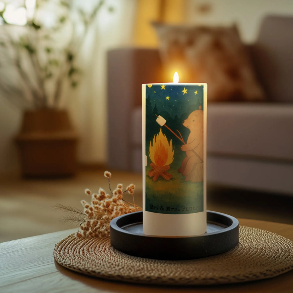 Kerze Bär & Marienkäfer Lagerfeuer Design Duftkerze, Streukerze, Kerze Mit Prägung, Grabkerze, Tafelkerze, Stumpenkerze, Kerze Mit Gravur, Gartenkerze, Kerze Für Hochzeit, Kerze Für Geburtstag, Gedenkkerze, Outdoor-Kerze, Metall-Kerze, Kerze Für Kommunion, Kerze Mit Duft, Kerze Für Weihnachten, Stearin­kerze, Kerze Für Taufe, Bio-Kerze, Teelicht, Handgemachte Kerze, Trauerkerze, Kerze Ohne Duft, Kerze Für Ostern, Kerze Mit Spruch, Kerze Mit Motiv, Laternenkerze, Handgegossene Kerze, Sojawachskerze, Glas-Kerze, Kerze Für Firmung, Dinnerkerze, Kerze Für Advent, Kerze Mit Fotoeinleger, Kerze Als Gastgeschenk, Stumpenkerzen-Set, Andachtskerze, Fair-Trade-Kerze, Votivkerze, Blockkerze, Stabkerze, Kerze Mit Namensgravur, Grablicht, Dinnerkerzenpaar, Tischkerze, Kerze, Bär, Teddy, Teddybär, Lagerfeuer