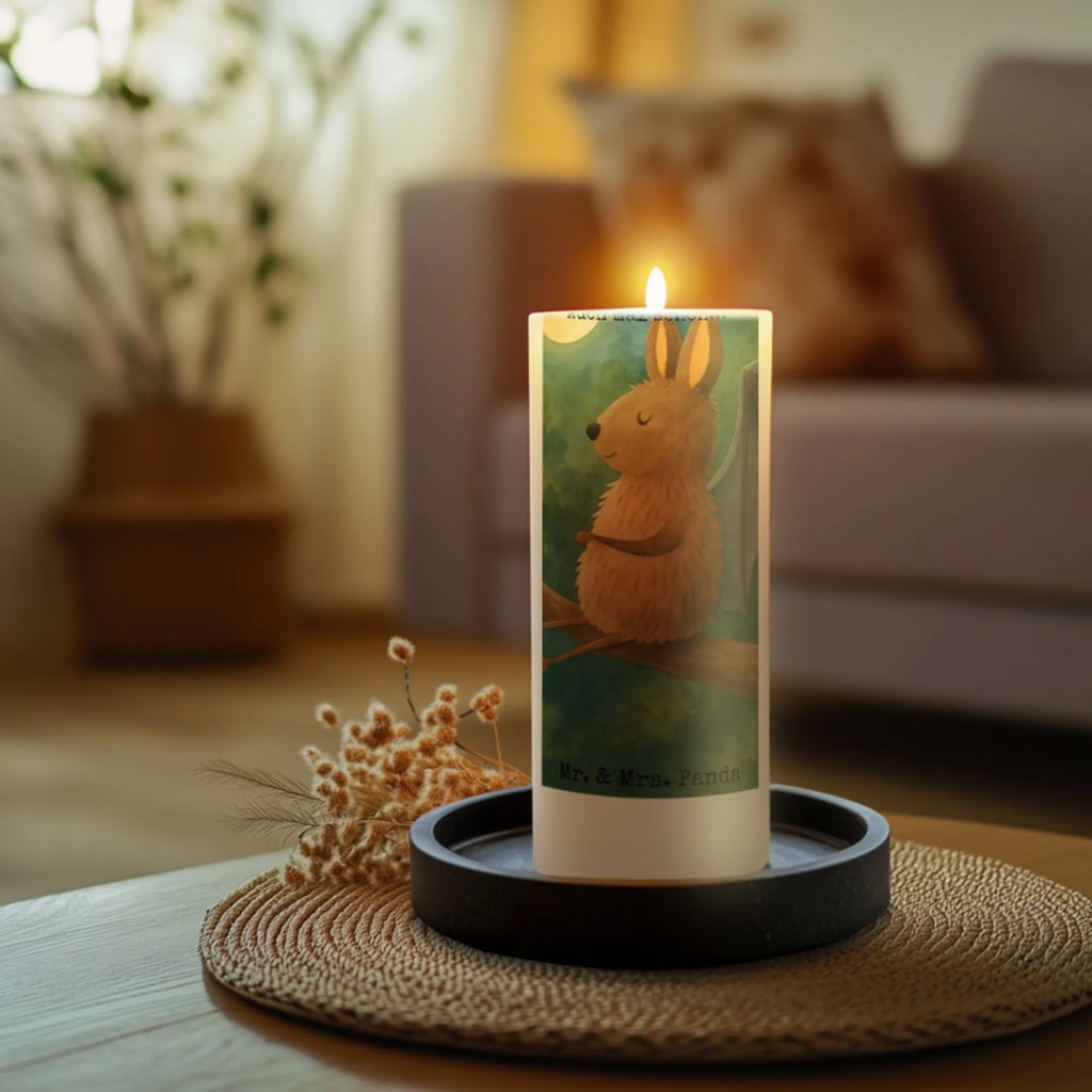 Kerze Fledermaus Sitzen Design Kerze Für Taufe, Kerze Mit Namensgravur, Kerze Für Kommunion, Kerze Für Geburtstag, Kerze Für Advent, Grabkerze, Kerze Mit Spruch, Gedenkkerze, Trauerkerze, Andachtskerze, Streukerze, Dinnerkerze, Kerze Für Weihnachten, Kerze, Blockkerze, Kerze Mit Fotoeinleger, Tischkerze, Tafelkerze, Handgemachte Kerze, Gartenkerze, Kerze Mit Motiv, Bio-Kerze, Metall-Kerze, Kerze Ohne Duft, Kerze Für Hochzeit, Kerze Als Gastgeschenk, Kerze Mit Duft, Stumpenkerze, Dinnerkerzenpaar, Kerze Für Ostern, Kerze Mit Prägung, Laternenkerze, Kerze Für Firmung, Teelicht, Kerze Mit Gravur, Handgegossene Kerze, Outdoor-Kerze, Stabkerze, Votivkerze, Duftkerze, Fair-Trade-Kerze, Stearin­kerze, Glas-Kerze, Sojawachskerze, Stumpenkerzen-Set, Grablicht, Tiermotive, Gute Laune, lustige Sprüche, Tiere, Fledermäuse, entspannen, Motivation, Fledermaus