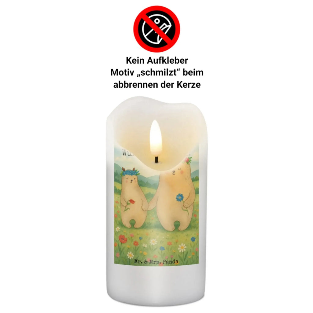 Kerze Bären mit Blumenkranz Design Fair-Trade-Kerze, Gartenkerze, Sojawachskerze, Kerze, Andachtskerze, Dinnerkerzenpaar, Kerze Für Ostern, Dinnerkerze, Votivkerze, Glas-Kerze, Kerze Für Advent, Laternenkerze, Kerze Mit Fotoeinleger, Tafelkerze, Kerze Ohne Duft, Duftkerze, Handgemachte Kerze, Handgegossene Kerze, Stabkerze, Stearin­kerze, Grabkerze, Grablicht, Bio-Kerze, Outdoor-Kerze, Metall-Kerze, Blockkerze, Kerze Mit Motiv, Gedenkkerze, Tischkerze, Kerze Für Taufe, Kerze Als Gastgeschenk, Streukerze, Kerze Mit Gravur, Kerze Mit Namensgravur, Teelicht, Kerze Mit Spruch, Kerze Für Firmung, Kerze Für Geburtstag, Kerze Mit Duft, Stumpenkerzen-Set, Kerze Für Weihnachten, Kerze Für Hochzeit, Stumpenkerze, Kerze Für Kommunion, Trauerkerze, Kerze Mit Prägung, Familie, Vatertag, Muttertag, Bruder, Schwester, Mama, Papa, Oma, Opa, Bären, Kind, Family, Geschenk Mama. Muttertag, Mutti, Mami, beste Mutter, Lieblingsmensch, Töchter, weltbeste Mama, Lieblingsmama, Kinder, Vorbild, Bär, Mutter, Tochter