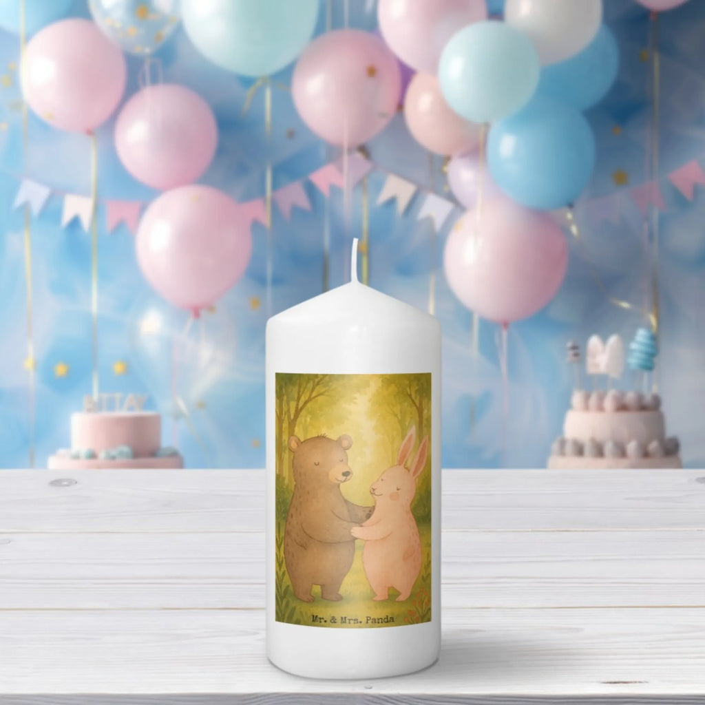 Kerze Bär und Hase Umarmen Design Kerze Mit Prägung, Handgegossene Kerze, Grabkerze, Tischkerze, Kerze Mit Spruch, Dinnerkerzenpaar, Streukerze, Kerze, Kerze Für Hochzeit, Votivkerze, Teelicht, Metall-Kerze, Grablicht, Duftkerze, Kerze Für Advent, Kerze Mit Fotoeinleger, Fair-Trade-Kerze, Kerze Für Firmung, Outdoor-Kerze, Tafelkerze, Gartenkerze, Laternenkerze, Kerze Mit Gravur, Stumpenkerzen-Set, Blockkerze, Kerze Mit Namensgravur, Kerze Für Ostern, Stabkerze, Dinnerkerze, Kerze Für Taufe, Kerze Als Gastgeschenk, Kerze Ohne Duft, Stearin­kerze, Sojawachskerze, Glas-Kerze, Andachtskerze, Handgemachte Kerze, Kerze Mit Motiv, Bio-Kerze, Kerze Mit Duft, Trauerkerze, Stumpenkerze, Kerze Für Kommunion, Kerze Für Geburtstag, Kerze Für Weihnachten, Gedenkkerze, Liebe, Partner, Freund, Freundin, Ehemann, Ehefrau, Heiraten, Verlobung, Heiratsantrag, Liebesgeschenk, Jahrestag, Hocheitstag, best friends, Freunde, Hase, Bär, Bärchen, bester Freund