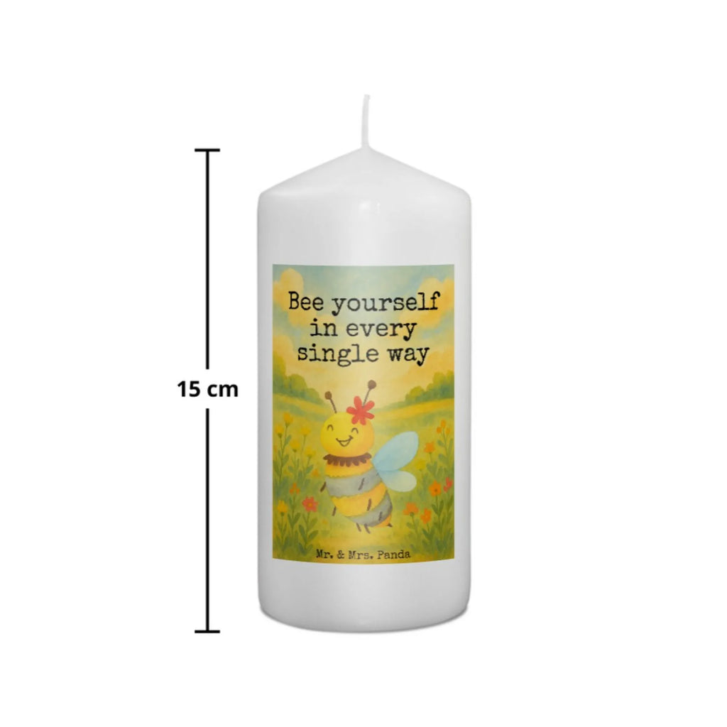 Kerze Biene Blume Design Tafelkerze, Kerze Als Gastgeschenk, Votivkerze, Metall-Kerze, Stumpenkerze, Sojawachskerze, Tischkerze, Trauerkerze, Glas-Kerze, Kerze Für Firmung, Dinnerkerze, Fair-Trade-Kerze, Kerze Mit Gravur, Handgegossene Kerze, Grablicht, Stabkerze, Kerze Ohne Duft, Stumpenkerzen-Set, Gartenkerze, Dinnerkerzenpaar, Kerze Für Ostern, Kerze Für Geburtstag, Teelicht, Streukerze, Kerze Mit Motiv, Kerze Für Weihnachten, Kerze Mit Duft, Kerze Für Kommunion, Andachtskerze, Laternenkerze, Stearin­kerze, Kerze Für Taufe, Gedenkkerze, Bio-Kerze, Kerze Mit Spruch, Blockkerze, Kerze Mit Prägung, Grabkerze, Duftkerze, Kerze, Kerze Für Hochzeit, Outdoor-Kerze, Handgemachte Kerze, Kerze Für Advent, Kerze Mit Fotoeinleger, Kerze Mit Namensgravur, Biene, Wespe, Hummel