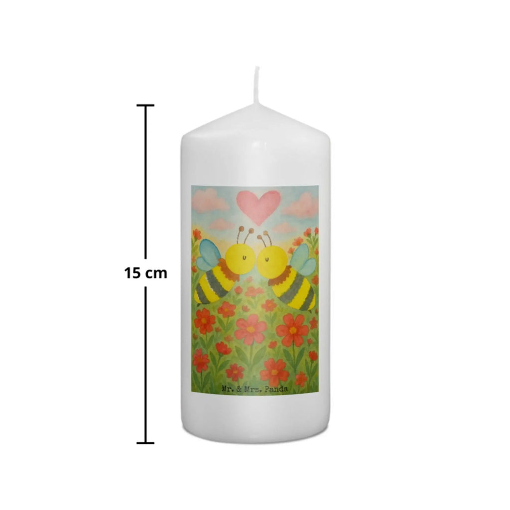 Kerze Biene Liebe Design Gartenkerze, Kerze Für Ostern, Grablicht, Dinnerkerzenpaar, Kerze Mit Prägung, Teelicht, Stabkerze, Kerze Für Weihnachten, Fair-Trade-Kerze, Kerze Für Hochzeit, Kerze Für Advent, Blockkerze, Sojawachskerze, Laternenkerze, Outdoor-Kerze, Kerze Mit Spruch, Kerze Mit Duft, Handgegossene Kerze, Duftkerze, Handgemachte Kerze, Kerze Mit Fotoeinleger, Kerze Mit Namensgravur, Tafelkerze, Kerze, Bio-Kerze, Andachtskerze, Gedenkkerze, Stumpenkerze, Stumpenkerzen-Set, Kerze Mit Motiv, Votivkerze, Kerze Ohne Duft, Dinnerkerze, Kerze Für Geburtstag, Stearin­kerze, Glas-Kerze, Kerze Mit Gravur, Kerze Für Firmung, Kerze Für Kommunion, Kerze Für Taufe, Metall-Kerze, Tischkerze, Trauerkerze, Streukerze, Kerze Als Gastgeschenk, Grabkerze, Biene, Wespe, Hummel