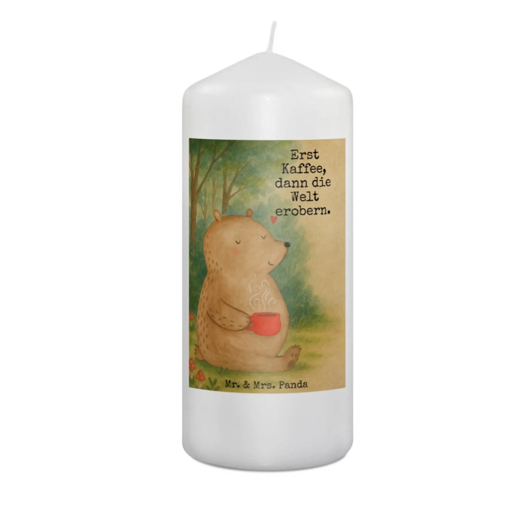 Kerze Bär Kaffee Design Stumpenkerzen-Set, Kerze Mit Gravur, Votivkerze, Kerze Für Hochzeit, Kerze Mit Motiv, Kerze Für Advent, Kerze Für Ostern, Fair-Trade-Kerze, Kerze Für Geburtstag, Laternenkerze, Kerze Mit Duft, Metall-Kerze, Trauerkerze, Kerze Für Firmung, Tischkerze, Teelicht, Kerze Als Gastgeschenk, Kerze Mit Namensgravur, Streukerze, Kerze Mit Prägung, Kerze, Kerze Mit Fotoeinleger, Andachtskerze, Duftkerze, Tafelkerze, Handgemachte Kerze, Kerze Für Kommunion, Glas-Kerze, Gartenkerze, Kerze Ohne Duft, Outdoor-Kerze, Blockkerze, Stumpenkerze, Handgegossene Kerze, Bio-Kerze, Grabkerze, Gedenkkerze, Kerze Für Taufe, Kerze Mit Spruch, Stearin­kerze, Stabkerze, Dinnerkerzenpaar, Grablicht, Dinnerkerze, Sojawachskerze, Kerze Für Weihnachten, Bär, Teddy, Teddybär, Morgenroutine, Welt erobern, Motivation, guten Morgen, Coffee, Kaffee, Bären, Welt retten