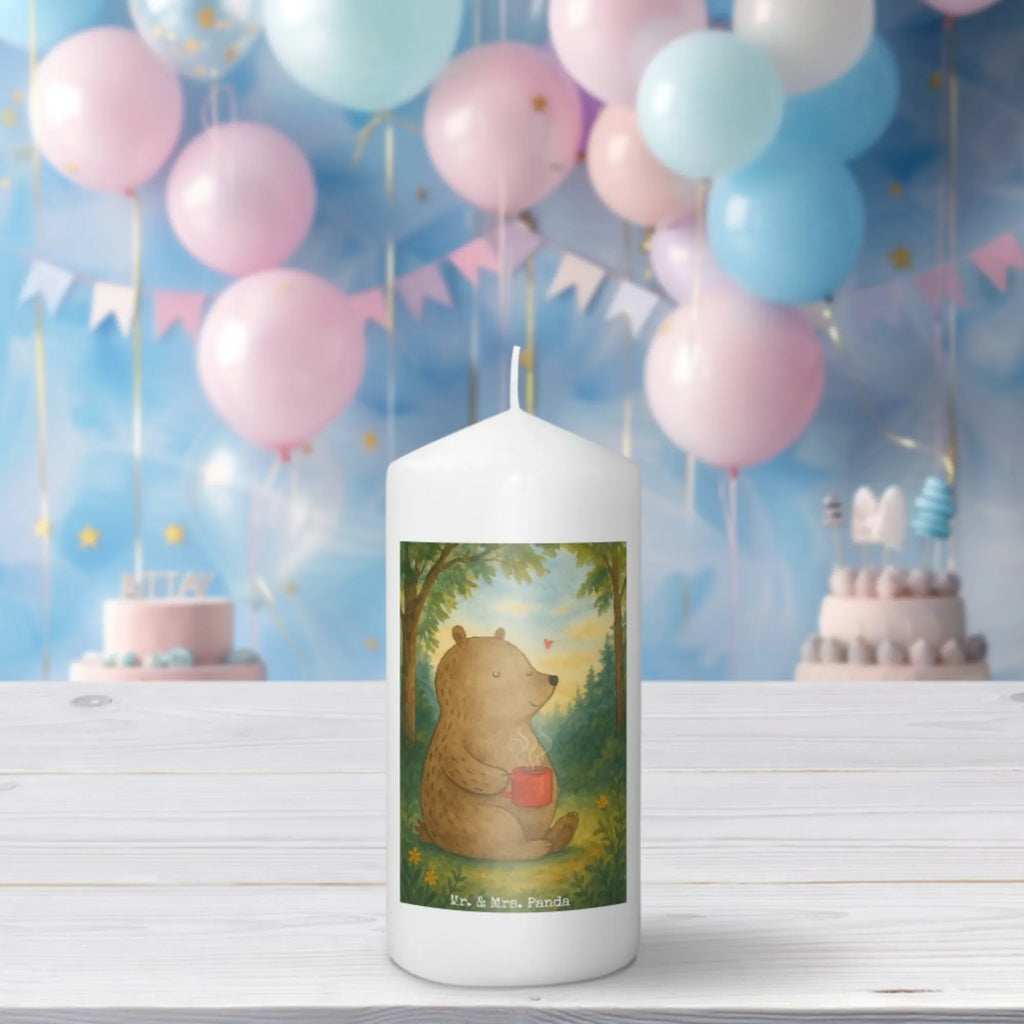 Kerze Bär Kaffee Design Stumpenkerzen-Set, Kerze Mit Gravur, Votivkerze, Kerze Für Hochzeit, Kerze Mit Motiv, Kerze Für Advent, Kerze Für Ostern, Fair-Trade-Kerze, Kerze Für Geburtstag, Laternenkerze, Kerze Mit Duft, Metall-Kerze, Trauerkerze, Kerze Für Firmung, Tischkerze, Teelicht, Kerze Als Gastgeschenk, Kerze Mit Namensgravur, Streukerze, Kerze Mit Prägung, Kerze, Kerze Mit Fotoeinleger, Andachtskerze, Duftkerze, Tafelkerze, Handgemachte Kerze, Kerze Für Kommunion, Glas-Kerze, Gartenkerze, Kerze Ohne Duft, Outdoor-Kerze, Blockkerze, Stumpenkerze, Handgegossene Kerze, Bio-Kerze, Grabkerze, Gedenkkerze, Kerze Für Taufe, Kerze Mit Spruch, Stearin­kerze, Stabkerze, Dinnerkerzenpaar, Grablicht, Dinnerkerze, Sojawachskerze, Kerze Für Weihnachten, Bär, Teddy, Teddybär, Morgenroutine, Welt erobern, Motivation, guten Morgen, Coffee, Kaffee, Bären, Welt retten