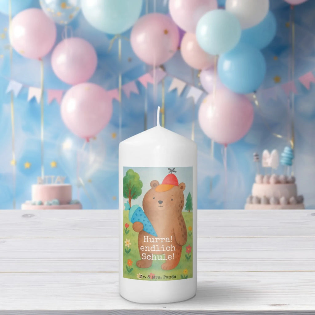 Kerze Bär Schultüte Design Handgegossene Kerze, Trauerkerze, Stearin­kerze, Teelicht, Grablicht, Gartenkerze, Tafelkerze, Stumpenkerze, Dinnerkerzenpaar, Kerze Für Weihnachten, Tischkerze, Streukerze, Stabkerze, Kerze Für Ostern, Kerze Mit Duft, Duftkerze, Kerze Als Gastgeschenk, Bio-Kerze, Kerze Ohne Duft, Kerze, Kerze Für Advent, Dinnerkerze, Kerze Mit Gravur, Outdoor-Kerze, Gedenkkerze, Votivkerze, Kerze Für Firmung, Kerze Mit Prägung, Kerze Für Taufe, Metall-Kerze, Kerze Für Kommunion, Kerze Mit Spruch, Sojawachskerze, Glas-Kerze, Stumpenkerzen-Set, Kerze Für Hochzeit, Grabkerze, Andachtskerze, Kerze Mit Motiv, Kerze Für Geburtstag, Kerze Mit Fotoeinleger, Handgemachte Kerze, Blockkerze, Laternenkerze, Kerze Mit Namensgravur, Fair-Trade-Kerze, Bär, Teddy, Teddybär, Bär Motiv, Grundschule, Schultüte, Einschulung Geschenk, Schulbeginn, Erster Schultag Geschenk, Schulanfang, Schule Geschenk