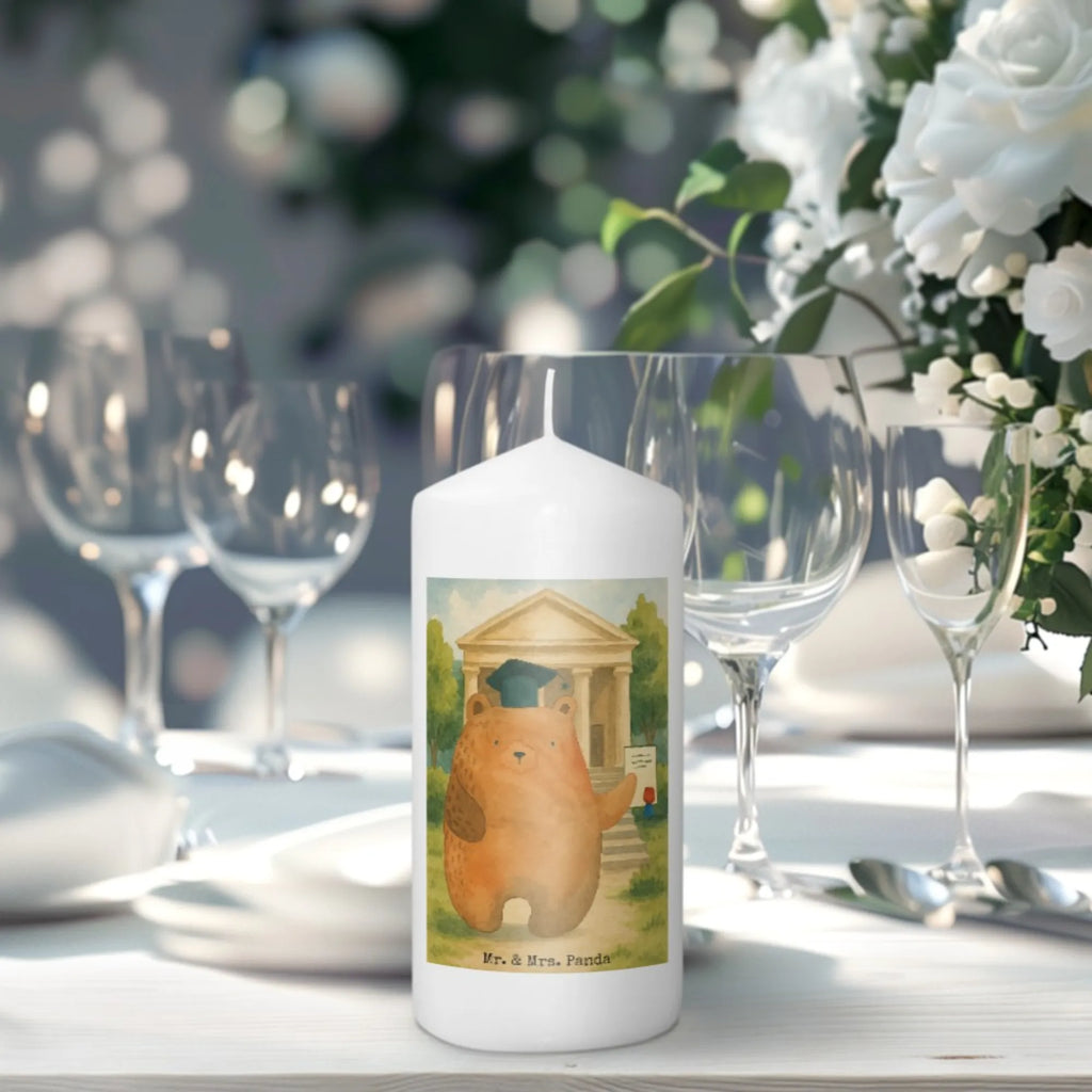 Kerze Bär Prüfung Design Kerze Für Taufe, Blockkerze, Stabkerze, Metall-Kerze, Stumpenkerze, Kerze Mit Gravur, Kerze Für Ostern, Tischkerze, Kerze Mit Prägung, Sojawachskerze, Bio-Kerze, Tafelkerze, Stearin­kerze, Kerze, Andachtskerze, Duftkerze, Votivkerze, Teelicht, Gartenkerze, Fair-Trade-Kerze, Kerze Mit Spruch, Glas-Kerze, Kerze Für Hochzeit, Kerze Als Gastgeschenk, Grabkerze, Stumpenkerzen-Set, Laternenkerze, Kerze Für Weihnachten, Kerze Für Firmung, Kerze Mit Duft, Kerze Für Geburtstag, Kerze Mit Motiv, Grablicht, Streukerze, Kerze Mit Fotoeinleger, Kerze Für Advent, Dinnerkerzenpaar, Handgemachte Kerze, Gedenkkerze, Kerze Für Kommunion, Dinnerkerze, Handgegossene Kerze, Kerze Mit Namensgravur, Kerze Ohne Duft, Trauerkerze, Outdoor-Kerze, Bär, Teddy, Teddybär, Zeugnis, Prüfungen, Abschluss, Abschlusszeugnis, Abitur, Prüfung bestanden