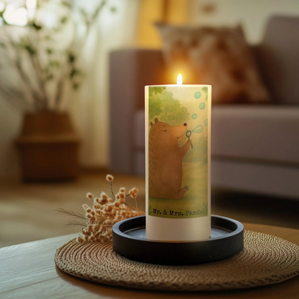 Kerze Bär Seifenblasen Design Tafelkerze, Handgegossene Kerze, Handgemachte Kerze, Kerze Mit Prägung, Blockkerze, Andachtskerze, Trauerkerze, Kerze Für Hochzeit, Kerze Für Taufe, Kerze Mit Namensgravur, Grabkerze, Kerze Mit Motiv, Kerze Mit Duft, Kerze Für Ostern, Metall-Kerze, Kerze Mit Spruch, Grablicht, Stumpenkerze, Fair-Trade-Kerze, Kerze Für Weihnachten, Kerze Ohne Duft, Kerze Mit Gravur, Kerze Für Kommunion, Stabkerze, Laternenkerze, Votivkerze, Kerze, Teelicht, Glas-Kerze, Kerze Für Advent, Gartenkerze, Kerze Für Geburtstag, Tischkerze, Kerze Mit Fotoeinleger, Stumpenkerzen-Set, Kerze Für Firmung, Sojawachskerze, Outdoor-Kerze, Gedenkkerze, Dinnerkerzenpaar, Stearin­kerze, Dinnerkerze, Duftkerze, Kerze Als Gastgeschenk, Streukerze, Bio-Kerze, Bär, Teddy, Teddybär, Seifenblasen Bär Lustig Sein Glücklich Traurig Happy