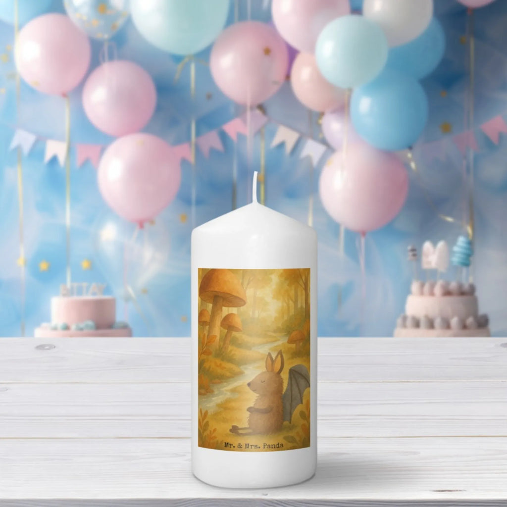 Kerze Fledermaus Sitzen Design Kerze Für Taufe, Kerze Mit Namensgravur, Kerze Für Kommunion, Kerze Für Geburtstag, Kerze Für Advent, Grabkerze, Kerze Mit Spruch, Gedenkkerze, Trauerkerze, Andachtskerze, Streukerze, Dinnerkerze, Kerze Für Weihnachten, Kerze, Blockkerze, Kerze Mit Fotoeinleger, Tischkerze, Tafelkerze, Handgemachte Kerze, Gartenkerze, Kerze Mit Motiv, Bio-Kerze, Metall-Kerze, Kerze Ohne Duft, Kerze Für Hochzeit, Kerze Als Gastgeschenk, Kerze Mit Duft, Stumpenkerze, Dinnerkerzenpaar, Kerze Für Ostern, Kerze Mit Prägung, Laternenkerze, Kerze Für Firmung, Teelicht, Kerze Mit Gravur, Handgegossene Kerze, Outdoor-Kerze, Stabkerze, Votivkerze, Duftkerze, Fair-Trade-Kerze, Stearin­kerze, Glas-Kerze, Sojawachskerze, Stumpenkerzen-Set, Grablicht, Tiermotive, Gute Laune, lustige Sprüche, Tiere, Fledermäuse, entspannen, Motivation, Fledermaus