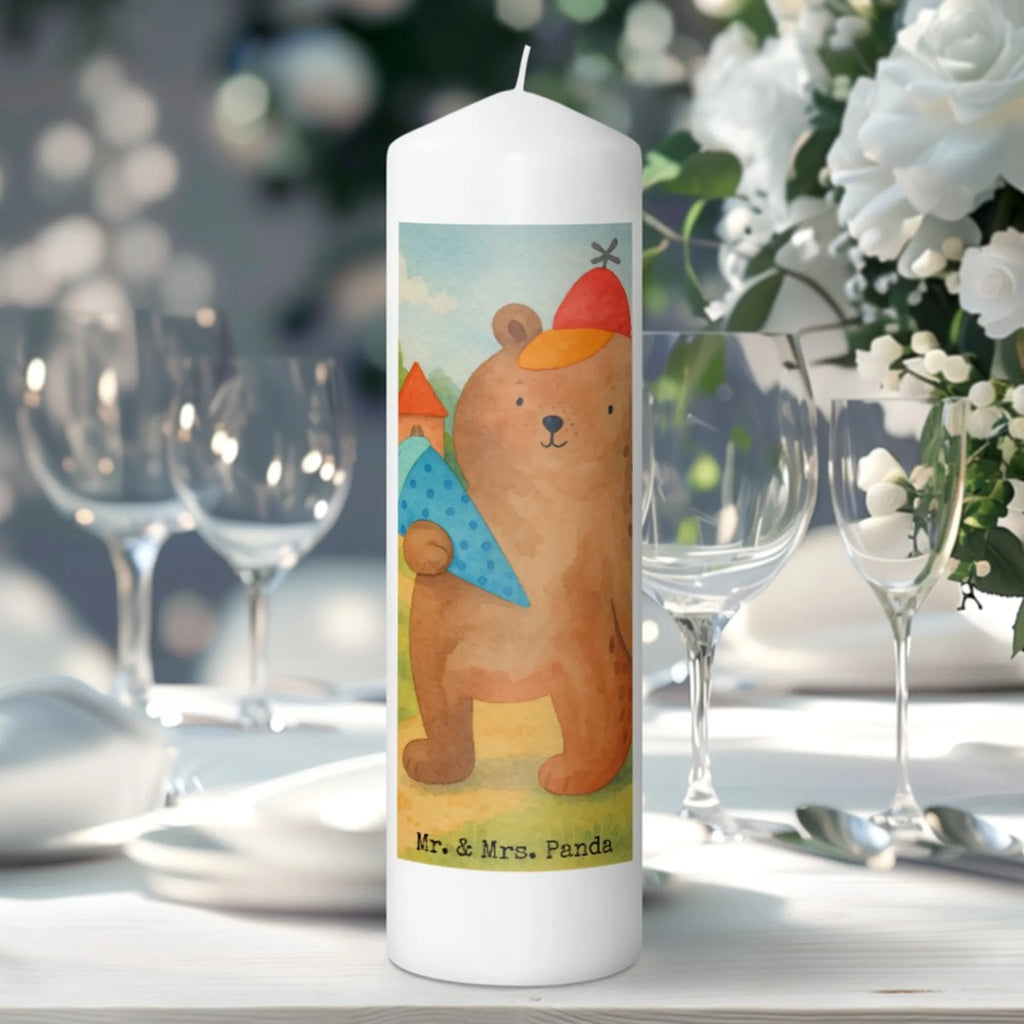Kerze Bär Schultüte Design Handgegossene Kerze, Trauerkerze, Stearin­kerze, Teelicht, Grablicht, Gartenkerze, Tafelkerze, Stumpenkerze, Dinnerkerzenpaar, Kerze Für Weihnachten, Tischkerze, Streukerze, Stabkerze, Kerze Für Ostern, Kerze Mit Duft, Duftkerze, Kerze Als Gastgeschenk, Bio-Kerze, Kerze Ohne Duft, Kerze, Kerze Für Advent, Dinnerkerze, Kerze Mit Gravur, Outdoor-Kerze, Gedenkkerze, Votivkerze, Kerze Für Firmung, Kerze Mit Prägung, Kerze Für Taufe, Metall-Kerze, Kerze Für Kommunion, Kerze Mit Spruch, Sojawachskerze, Glas-Kerze, Stumpenkerzen-Set, Kerze Für Hochzeit, Grabkerze, Andachtskerze, Kerze Mit Motiv, Kerze Für Geburtstag, Kerze Mit Fotoeinleger, Handgemachte Kerze, Blockkerze, Laternenkerze, Kerze Mit Namensgravur, Fair-Trade-Kerze, Bär, Teddy, Teddybär, Bär Motiv, Grundschule, Schultüte, Einschulung Geschenk, Schulbeginn, Erster Schultag Geschenk, Schulanfang, Schule Geschenk