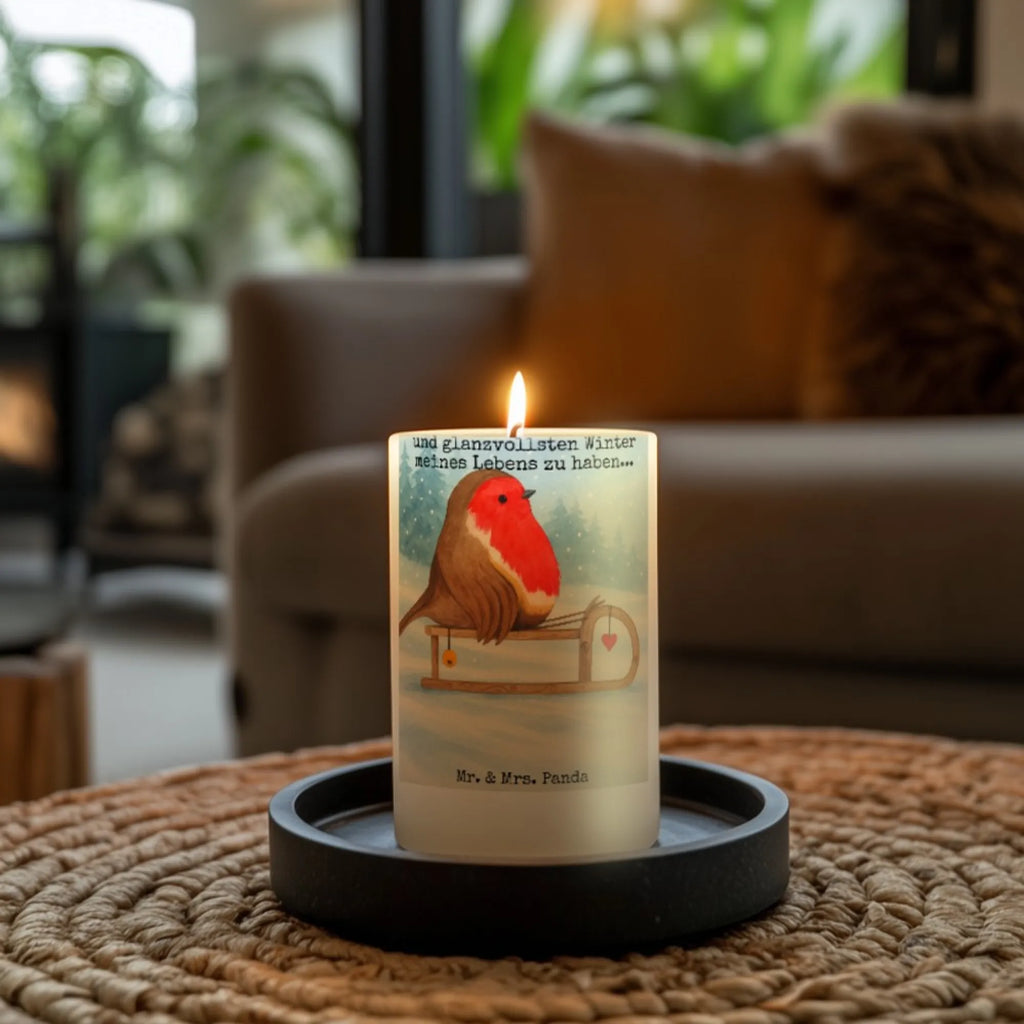 Kerze Rotkehlchen Schlitten Design Kerze Ohne Duft, Kerze, Kerze Für Geburtstag, Grabkerze, Tischkerze, Kerze Für Taufe, Fair-Trade-Kerze, Kerze Mit Namensgravur, Dinnerkerzenpaar, Stearin­kerze, Teelicht, Streukerze, Kerze Als Gastgeschenk, Kerze Mit Spruch, Kerze Für Firmung, Kerze Für Hochzeit, Kerze Für Kommunion, Kerze Mit Fotoeinleger, Grablicht, Votivkerze, Glas-Kerze, Duftkerze, Stumpenkerze, Laternenkerze, Handgegossene Kerze, Stumpenkerzen-Set, Kerze Mit Duft, Handgemachte Kerze, Kerze Mit Motiv, Tafelkerze, Stabkerze, Blockkerze, Outdoor-Kerze, Kerze Für Weihnachten, Kerze Für Advent, Metall-Kerze, Gartenkerze, Andachtskerze, Kerze Für Ostern, Dinnerkerze, Trauerkerze, Sojawachskerze, Kerze Mit Gravur, Gedenkkerze, Kerze Mit Prägung, Bio-Kerze, Winter, Weihnachten, Weihnachtsdeko, Nikolaus, Advent, Heiligabend, Wintermotiv, Vogel, Schlitten