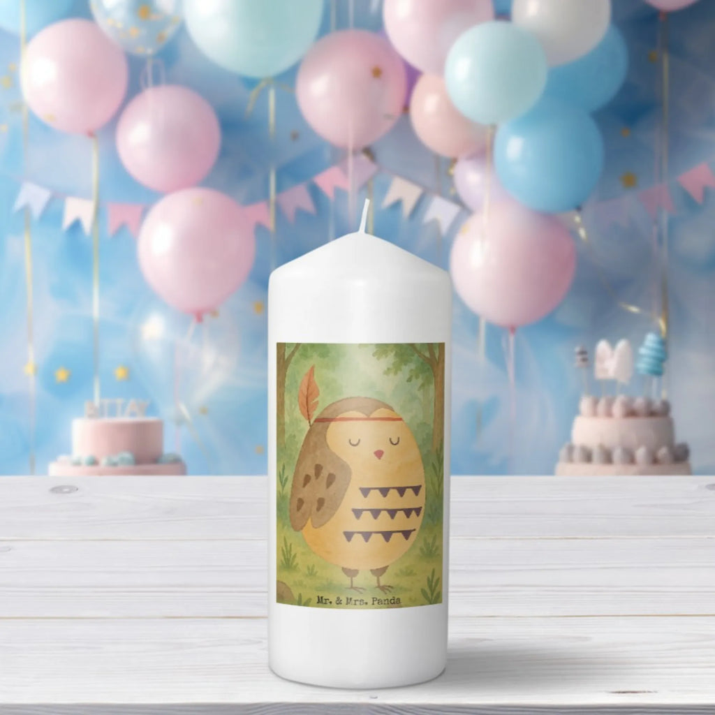 Kerze Eule Federschmuck Design Fair-Trade-Kerze, Grablicht, Kerze Mit Namensgravur, Sojawachskerze, Streukerze, Outdoor-Kerze, Teelicht, Kerze Als Gastgeschenk, Kerze Für Firmung, Stumpenkerzen-Set, Gartenkerze, Blockkerze, Kerze Für Ostern, Duftkerze, Andachtskerze, Stearin­kerze, Tafelkerze, Kerze Mit Motiv, Kerze Für Taufe, Kerze Für Advent, Dinnerkerzenpaar, Kerze Mit Spruch, Kerze Mit Prägung, Metall-Kerze, Kerze Für Weihnachten, Kerze Mit Fotoeinleger, Votivkerze, Kerze Ohne Duft, Kerze Mit Duft, Kerze Für Hochzeit, Handgegossene Kerze, Grabkerze, Gedenkkerze, Laternenkerze, Kerze, Dinnerkerze, Stabkerze, Kerze Für Geburtstag, Kerze Für Kommunion, Stumpenkerze, Trauerkerze, Handgemachte Kerze, Glas-Kerze, Kerze Mit Gravur, Tischkerze, Bio-Kerze, Eule, Owl, Reisespruch, Federschmuck, Dekoration, Eule Deko, Das Leben ist ein Abenteuer