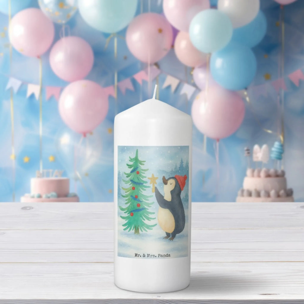 Kerze Pinguin Weihnachtsbaum Design Kerze Mit Namensgravur, Stabkerze, Votivkerze, Laternenkerze, Trauerkerze, Stumpenkerze, Duftkerze, Kerze Für Kommunion, Kerze Für Advent, Kerze Für Geburtstag, Fair-Trade-Kerze, Bio-Kerze, Kerze Mit Motiv, Kerze Mit Spruch, Kerze Als Gastgeschenk, Blockkerze, Handgemachte Kerze, Stumpenkerzen-Set, Kerze Ohne Duft, Metall-Kerze, Glas-Kerze, Tafelkerze, Andachtskerze, Kerze, Kerze Für Firmung, Kerze Mit Duft, Kerze Für Taufe, Grabkerze, Outdoor-Kerze, Gedenkkerze, Kerze Mit Fotoeinleger, Teelicht, Grablicht, Gartenkerze, Kerze Mit Prägung, Dinnerkerzenpaar, Tischkerze, Kerze Für Weihnachten, Handgegossene Kerze, Dinnerkerze, Kerze Für Ostern, Kerze Mit Gravur, Stearin­kerze, Streukerze, Sojawachskerze, Kerze Für Hochzeit, Winter, Weihnachten, Weihnachtsdeko, Nikolaus, Advent, Heiligabend, Wintermotiv, Pinguin