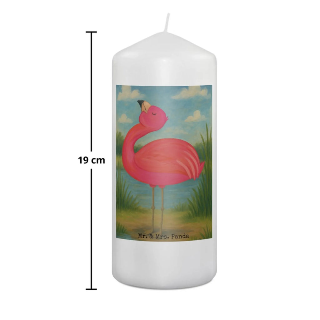 Kerze Flamingo Stolz Design Kerze Mit Namensgravur, Blockkerze, Kerze Für Weihnachten, Gedenkkerze, Kerze Für Advent, Kerze Mit Duft, Kerze Für Geburtstag, Kerze Mit Fotoeinleger, Gartenkerze, Metall-Kerze, Kerze Mit Gravur, Glas-Kerze, Kerze Für Firmung, Votivkerze, Kerze Mit Prägung, Fair-Trade-Kerze, Dinnerkerze, Kerze, Handgegossene Kerze, Kerze Für Kommunion, Handgemachte Kerze, Outdoor-Kerze, Stearin­kerze, Tafelkerze, Teelicht, Duftkerze, Grabkerze, Grablicht, Dinnerkerzenpaar, Kerze Für Ostern, Kerze Mit Spruch, Laternenkerze, Bio-Kerze, Kerze Als Gastgeschenk, Trauerkerze, Andachtskerze, Stabkerze, Streukerze, Kerze Für Taufe, Kerze Ohne Duft, Kerze Für Hochzeit, Kerze Mit Motiv, Sojawachskerze, Stumpenkerzen-Set, Stumpenkerze, Tischkerze, Flamingo, stolz, Mama, beste Freundin, Tochter, Freundin, Selbstakzeptanz, Selbstliebe, Schwester, Freude