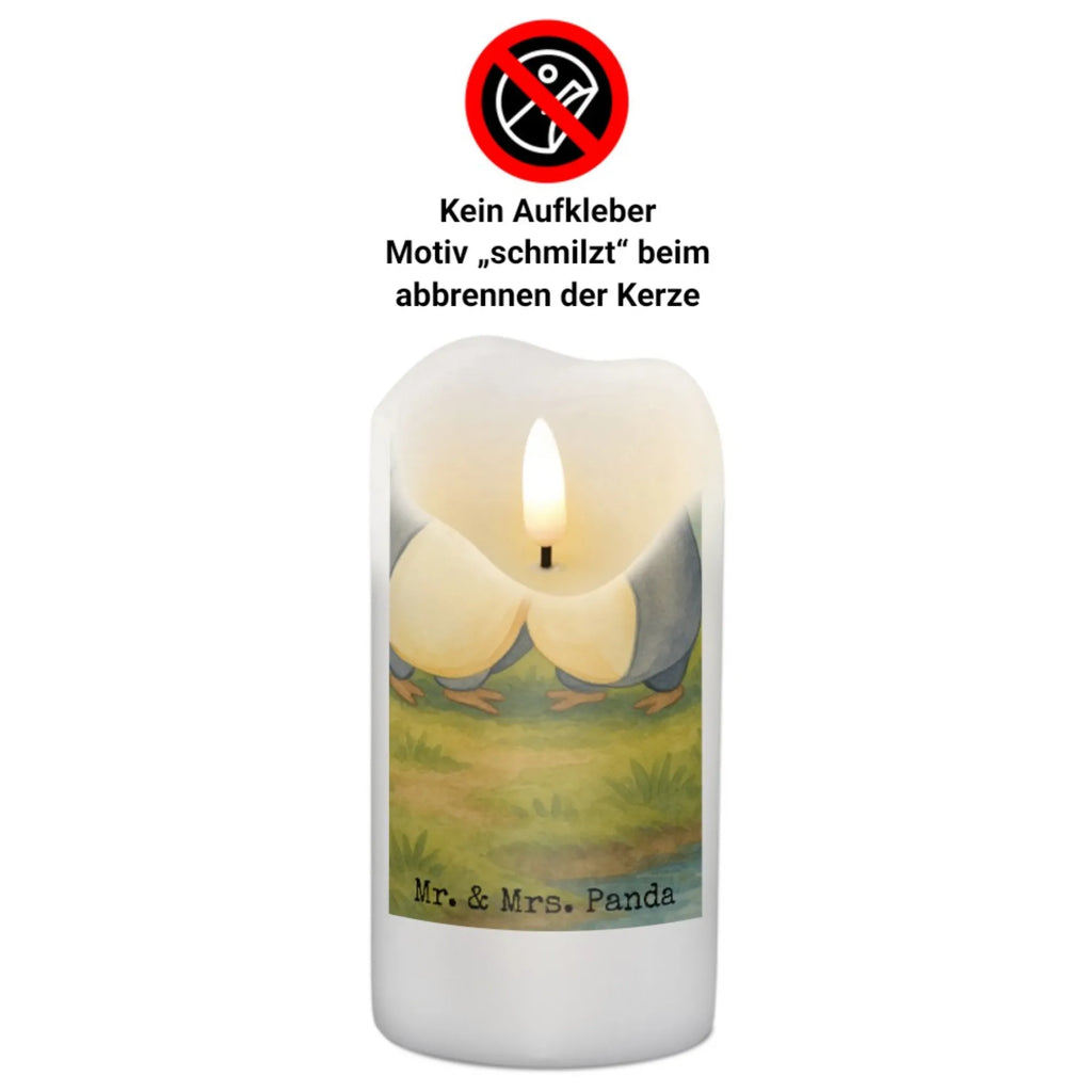 Kerze Pinguine Kuscheln Design Bio-Kerze, Kerze Mit Fotoeinleger, Kerze Für Kommunion, Kerze Mit Duft, Laternenkerze, Teelicht, Duftkerze, Kerze Für Ostern, Kerze Für Advent, Votivkerze, Tafelkerze, Stabkerze, Tischkerze, Kerze Für Weihnachten, Kerze Für Firmung, Metall-Kerze, Grabkerze, Kerze Für Taufe, Handgegossene Kerze, Trauerkerze, Stumpenkerzen-Set, Kerze Für Hochzeit, Fair-Trade-Kerze, Gedenkkerze, Kerze, Dinnerkerze, Handgemachte Kerze, Outdoor-Kerze, Kerze Als Gastgeschenk, Gartenkerze, Kerze Mit Namensgravur, Stumpenkerze, Blockkerze, Sojawachskerze, Streukerze, Kerze Ohne Duft, Stearin­kerze, Dinnerkerzenpaar, Grablicht, Andachtskerze, Kerze Für Geburtstag, Kerze Mit Spruch, Kerze Mit Motiv, Kerze Mit Prägung, Glas-Kerze, Kerze Mit Gravur, Liebe, Partner, Freund, Freundin, Ehemann, Ehefrau, Heiraten, Verlobung, Heiratsantrag, Liebesgeschenk, Jahrestag, Hocheitstag, für Männer, Geschenk für Partner, Valentinstag, Geschenk für Frauen, für Ehemann, Mitbringsel, Liebesbeweis, Geschenk für Freundin, Hochzeitstag