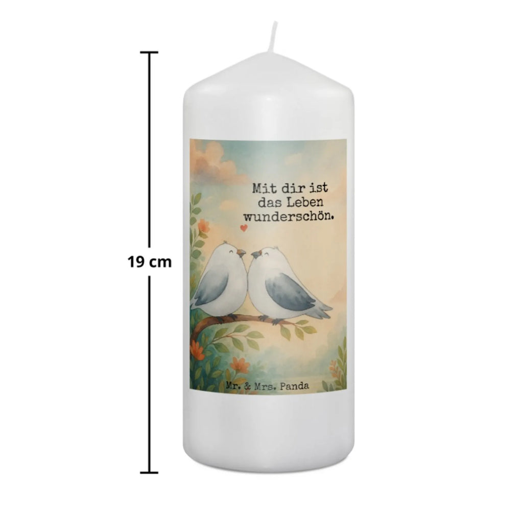 Kerze Turteltauben Liebe Design Kerze Für Firmung, Bio-Kerze, Kerze Für Ostern, Stabkerze, Handgegossene Kerze, Votivkerze, Streukerze, Handgemachte Kerze, Blockkerze, Grabkerze, Trauerkerze, Kerze Mit Prägung, Tafelkerze, Kerze Für Geburtstag, Fair-Trade-Kerze, Kerze Mit Motiv, Kerze Mit Namensgravur, Stearin­kerze, Sojawachskerze, Stumpenkerzen-Set, Laternenkerze, Kerze Mit Spruch, Kerze Ohne Duft, Kerze Mit Gravur, Duftkerze, Gedenkkerze, Kerze Für Advent, Glas-Kerze, Kerze Für Kommunion, Tischkerze, Grablicht, Teelicht, Andachtskerze, Dinnerkerze, Kerze, Metall-Kerze, Kerze Für Taufe, Kerze Für Hochzeit, Stumpenkerze, Dinnerkerzenpaar, Gartenkerze, Kerze Mit Duft, Kerze Für Weihnachten, Kerze Mit Fotoeinleger, Kerze Als Gastgeschenk, Outdoor-Kerze, Liebe, Partner, Freund, Freundin, Ehemann, Ehefrau, Heiraten, Verlobung, Heiratsantrag, Liebesgeschenk, Jahrestag, Hocheitstag, Verliebt, Tauben, Geschenk Hochzeit, Geschenk Freund, Turteltäubchen, Hochzeitstag, Turteltauben, Verlobt, Liebesbeweis, Geschenk Freundin, Verheiratet