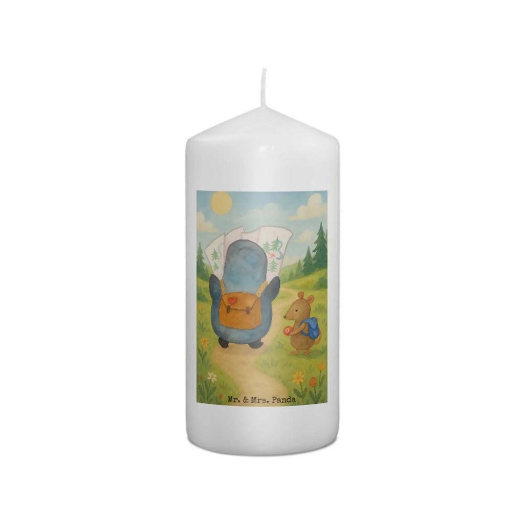 Kerze Pinguin & Maus Wanderer Design Kerze Für Weihnachten, Kerze Mit Namensgravur, Grablicht, Andachtskerze, Kerze Für Ostern, Tafelkerze, Kerze Mit Prägung, Dinnerkerze, Outdoor-Kerze, Kerze Für Geburtstag, Votivkerze, Kerze Für Advent, Teelicht, Duftkerze, Dinnerkerzenpaar, Handgegossene Kerze, Kerze Mit Motiv, Gartenkerze, Stumpenkerzen-Set, Kerze Mit Fotoeinleger, Kerze Für Kommunion, Kerze Mit Spruch, Laternenkerze, Glas-Kerze, Handgemachte Kerze, Gedenkkerze, Kerze Für Firmung, Kerze Für Taufe, Kerze Mit Duft, Kerze Ohne Duft, Bio-Kerze, Trauerkerze, Kerze Mit Gravur, Fair-Trade-Kerze, Stearin­kerze, Stabkerze, Kerze Für Hochzeit, Blockkerze, Stumpenkerze, Sojawachskerze, Streukerze, Metall-Kerze, Kerze, Kerze Als Gastgeschenk, Tischkerze, Grabkerze, Pinguin, Abenteuer, Ausflug, Abenteurer, Wanderlust, wandern, Roadtrip, Pinguine