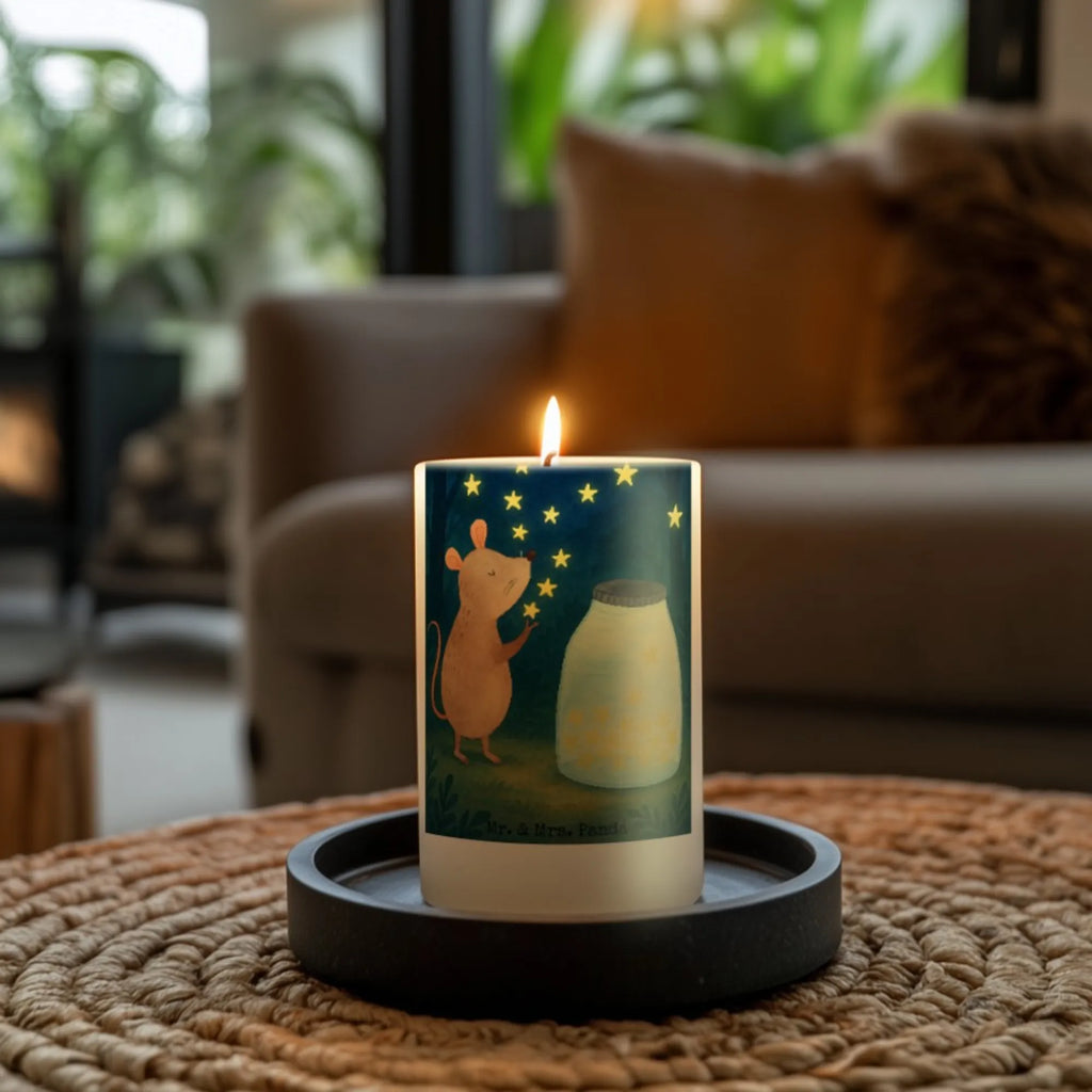 Kerze Maus Sterne Design Andachtskerze, Kerze Mit Gravur, Kerze Für Weihnachten, Kerze Mit Motiv, Gartenkerze, Metall-Kerze, Blockkerze, Kerze, Tischkerze, Kerze Für Geburtstag, Gedenkkerze, Kerze Für Taufe, Tafelkerze, Laternenkerze, Kerze Mit Fotoeinleger, Handgemachte Kerze, Streukerze, Dinnerkerzenpaar, Grabkerze, Stumpenkerze, Bio-Kerze, Kerze Für Hochzeit, Fair-Trade-Kerze, Trauerkerze, Dinnerkerze, Votivkerze, Kerze Mit Spruch, Kerze Für Kommunion, Stearin­kerze, Kerze Für Advent, Grablicht, Teelicht, Kerze Für Firmung, Kerze Mit Prägung, Kerze Ohne Duft, Stumpenkerzen-Set, Kerze Mit Duft, Kerze Als Gastgeschenk, Kerze Für Ostern, Outdoor-Kerze, Glas-Kerze, Handgegossene Kerze, Stabkerze, Kerze Mit Namensgravur, Duftkerze, Sojawachskerze, Tiermotive, Gute Laune, lustige Sprüche, Tiere, Schwangerschaft, Sterne, Hoffnung, Träume, Taufe, Geburtstag, Wunsch, Kindergeburtstag, Taufgeschenk, Kind, erstes Kind, Maus, Geburt