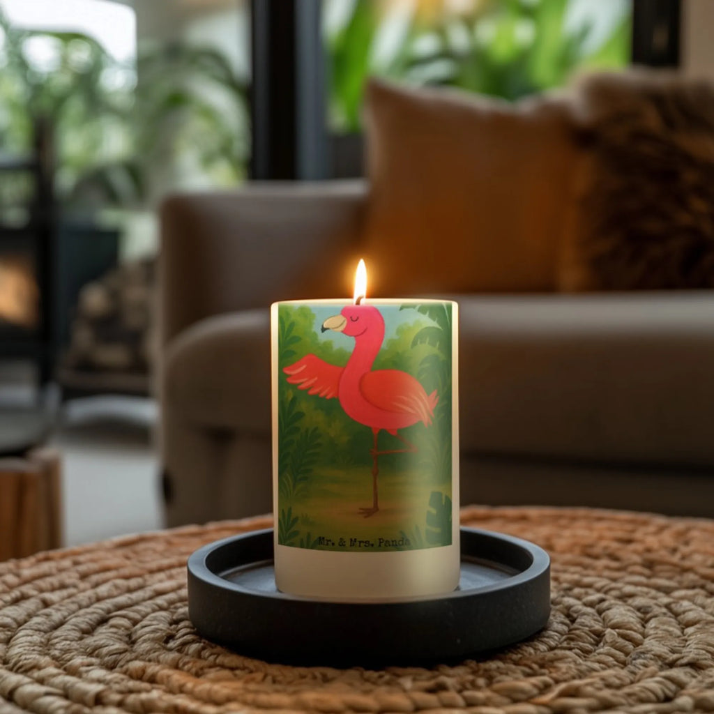 Kerze Flamingo Yoga Design Stumpenkerzen-Set, Kerze Für Taufe, Kerze, Kerze Mit Prägung, Kerze Für Hochzeit, Bio-Kerze, Grabkerze, Fair-Trade-Kerze, Kerze Ohne Duft, Handgegossene Kerze, Kerze Mit Namensgravur, Tischkerze, Blockkerze, Kerze Mit Duft, Sojawachskerze, Votivkerze, Streukerze, Laternenkerze, Dinnerkerze, Kerze Für Advent, Kerze Mit Fotoeinleger, Stabkerze, Gedenkkerze, Grablicht, Gartenkerze, Kerze Für Firmung, Kerze Für Geburtstag, Kerze Mit Gravur, Andachtskerze, Kerze Für Ostern, Handgemachte Kerze, Kerze Mit Spruch, Trauerkerze, Glas-Kerze, Kerze Für Weihnachten, Stearin­kerze, Kerze Als Gastgeschenk, Teelicht, Metall-Kerze, Stumpenkerze, Dinnerkerzenpaar, Tafelkerze, Kerze Für Kommunion, Kerze Mit Motiv, Duftkerze, Outdoor-Kerze, Flamingo, Yoga, Tiefenentspannung, Achtsamkeit, Aufregen, Ärger, Vogel, Entspannung, Yoga-Übung, Namaste