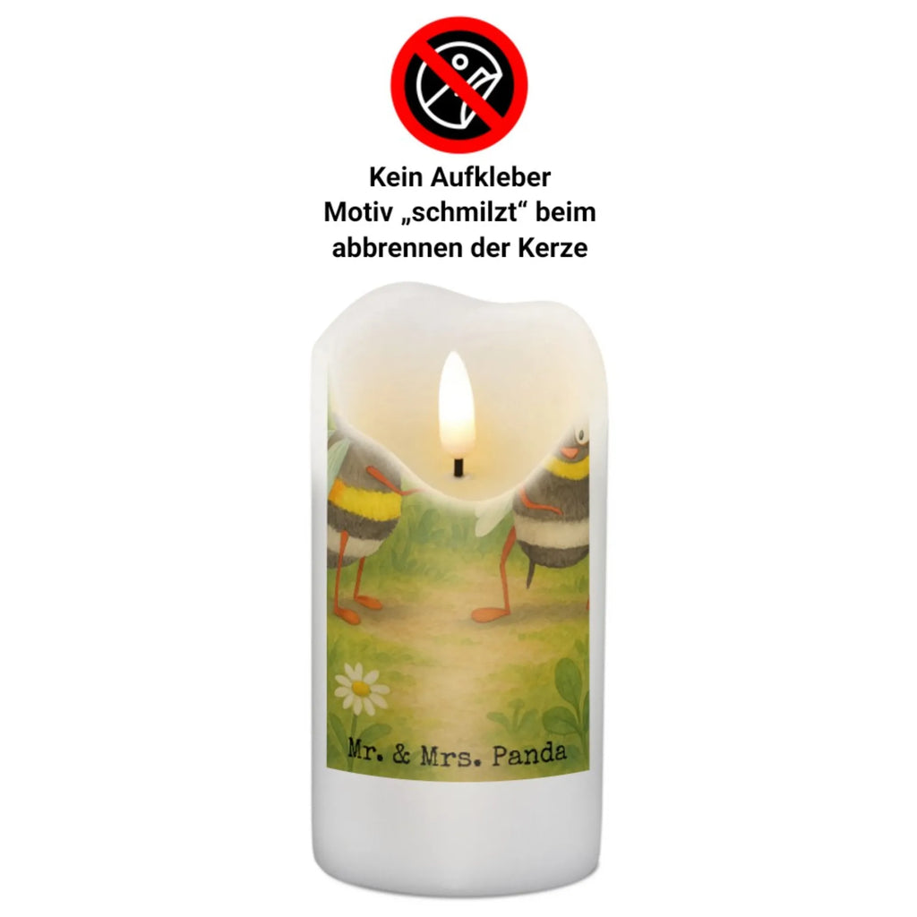 Kerze Bienen Paar Design Kerze Für Advent, Kerze, Kerze Für Weihnachten, Outdoor-Kerze, Stumpenkerzen-Set, Duftkerze, Kerze Für Ostern, Stumpenkerze, Tischkerze, Kerze Für Firmung, Kerze Mit Gravur, Stabkerze, Kerze Mit Motiv, Trauerkerze, Kerze Mit Duft, Handgemachte Kerze, Dinnerkerzenpaar, Fair-Trade-Kerze, Kerze Für Geburtstag, Kerze Mit Fotoeinleger, Tafelkerze, Stearin­kerze, Votivkerze, Blockkerze, Teelicht, Gedenkkerze, Grablicht, Metall-Kerze, Kerze Ohne Duft, Gartenkerze, Laternenkerze, Kerze Für Kommunion, Streukerze, Kerze Als Gastgeschenk, Kerze Für Hochzeit, Kerze Mit Namensgravur, Grabkerze, Kerze Mit Spruch, Sojawachskerze, Dinnerkerze, Bio-Kerze, Handgegossene Kerze, Kerze Für Taufe, Glas-Kerze, Andachtskerze, Kerze Mit Prägung, Liebe, Partner, Freund, Freundin, Ehemann, Ehefrau, Heiraten, Verlobung, Heiratsantrag, Liebesgeschenk, Jahrestag, Hocheitstag, Geschenk für Frauen, Geschenk für Partner, Geschenk für Freundin, Valentinstag, Hochzeitstag, Schildkröten, verliebte Schildkröten, für Ehemann, für Männer, Mitbringsel, Liebesbeweis