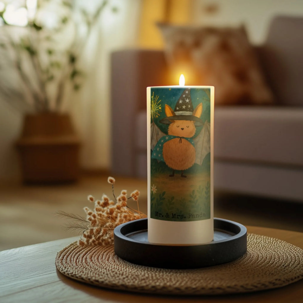 Kerze Fledermaus Zauberer Design Stumpenkerze, Kerze Mit Spruch, Metall-Kerze, Handgemachte Kerze, Kerze Für Firmung, Kerze Für Geburtstag, Kerze Für Taufe, Bio-Kerze, Streukerze, Kerze Für Ostern, Grabkerze, Dinnerkerzenpaar, Kerze Mit Namensgravur, Dinnerkerze, Votivkerze, Gedenkkerze, Stabkerze, Kerze, Duftkerze, Kerze Für Kommunion, Tafelkerze, Kerze Für Weihnachten, Laternenkerze, Fair-Trade-Kerze, Outdoor-Kerze, Kerze Mit Motiv, Grablicht, Glas-Kerze, Kerze Mit Prägung, Teelicht, Andachtskerze, Blockkerze, Kerze Für Hochzeit, Kerze Mit Gravur, Handgegossene Kerze, Sojawachskerze, Kerze Mit Fotoeinleger, Kerze Für Advent, Trauerkerze, Kerze Als Gastgeschenk, Stearin­kerze, Tischkerze, Kerze Mit Duft, Gartenkerze, Kerze Ohne Duft, Stumpenkerzen-Set, Tiermotive, Gute Laune, lustige Sprüche, Tiere, reinsteigern, Fledermaus, Frauen, Zauberer, Fledermäuse, Magier