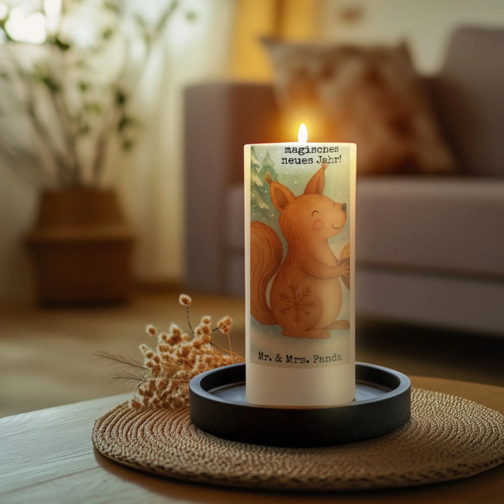 Kerze Eichhörnchen Weihnachten Design Gedenkkerze, Teelicht, Kerze Für Firmung, Tischkerze, Fair-Trade-Kerze, Kerze Für Kommunion, Gartenkerze, Stearin­kerze, Kerze Mit Prägung, Duftkerze, Glas-Kerze, Kerze Für Geburtstag, Trauerkerze, Streukerze, Dinnerkerze, Kerze Mit Duft, Handgegossene Kerze, Outdoor-Kerze, Metall-Kerze, Votivkerze, Kerze, Laternenkerze, Grablicht, Stumpenkerze, Kerze Mit Fotoeinleger, Kerze Für Weihnachten, Kerze Als Gastgeschenk, Handgemachte Kerze, Kerze Mit Motiv, Andachtskerze, Kerze Mit Gravur, Kerze Für Ostern, Blockkerze, Grabkerze, Kerze Mit Spruch, Kerze Für Taufe, Kerze Für Hochzeit, Sojawachskerze, Kerze Mit Namensgravur, Dinnerkerzenpaar, Stabkerze, Tafelkerze, Kerze Für Advent, Kerze Ohne Duft, Bio-Kerze, Stumpenkerzen-Set, Winter, Weihnachten, Weihnachtsdeko, Nikolaus, Advent, Heiligabend, Wintermotiv, Guten Rutsch, Frohe Weihnachten, Weihnachtsgruß, Frohes neues Jahr, Weihnachtsmotiv, Neujahr, Vogel
