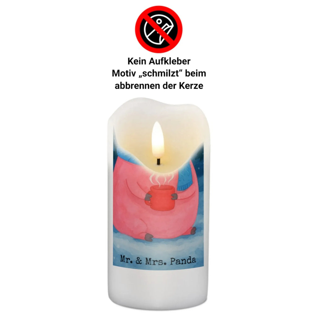 Kerze Schweinchen Glühwein Design Tafelkerze, Stumpenkerzen-Set, Kerze Ohne Duft, Kerze Für Geburtstag, Kerze Für Kommunion, Votivkerze, Handgegossene Kerze, Kerze Mit Fotoeinleger, Grablicht, Metall-Kerze, Dinnerkerzenpaar, Trauerkerze, Grabkerze, Outdoor-Kerze, Kerze Mit Namensgravur, Dinnerkerze, Kerze Mit Spruch, Stumpenkerze, Kerze Für Taufe, Gartenkerze, Kerze Für Firmung, Duftkerze, Stearin­kerze, Bio-Kerze, Handgemachte Kerze, Kerze Mit Gravur, Kerze Mit Motiv, Kerze Für Ostern, Stabkerze, Glas-Kerze, Blockkerze, Kerze Für Advent, Laternenkerze, Kerze Mit Prägung, Kerze Für Weihnachten, Kerze Als Gastgeschenk, Teelicht, Tischkerze, Kerze Für Hochzeit, Gedenkkerze, Fair-Trade-Kerze, Andachtskerze, Kerze Mit Duft, Kerze, Streukerze, Sojawachskerze, Winter, Weihnachten, Weihnachtsdeko, Nikolaus, Advent, Heiligabend, Wintermotiv, Spruch, Glühwein, Weihnachtsmarkt, Betrunken